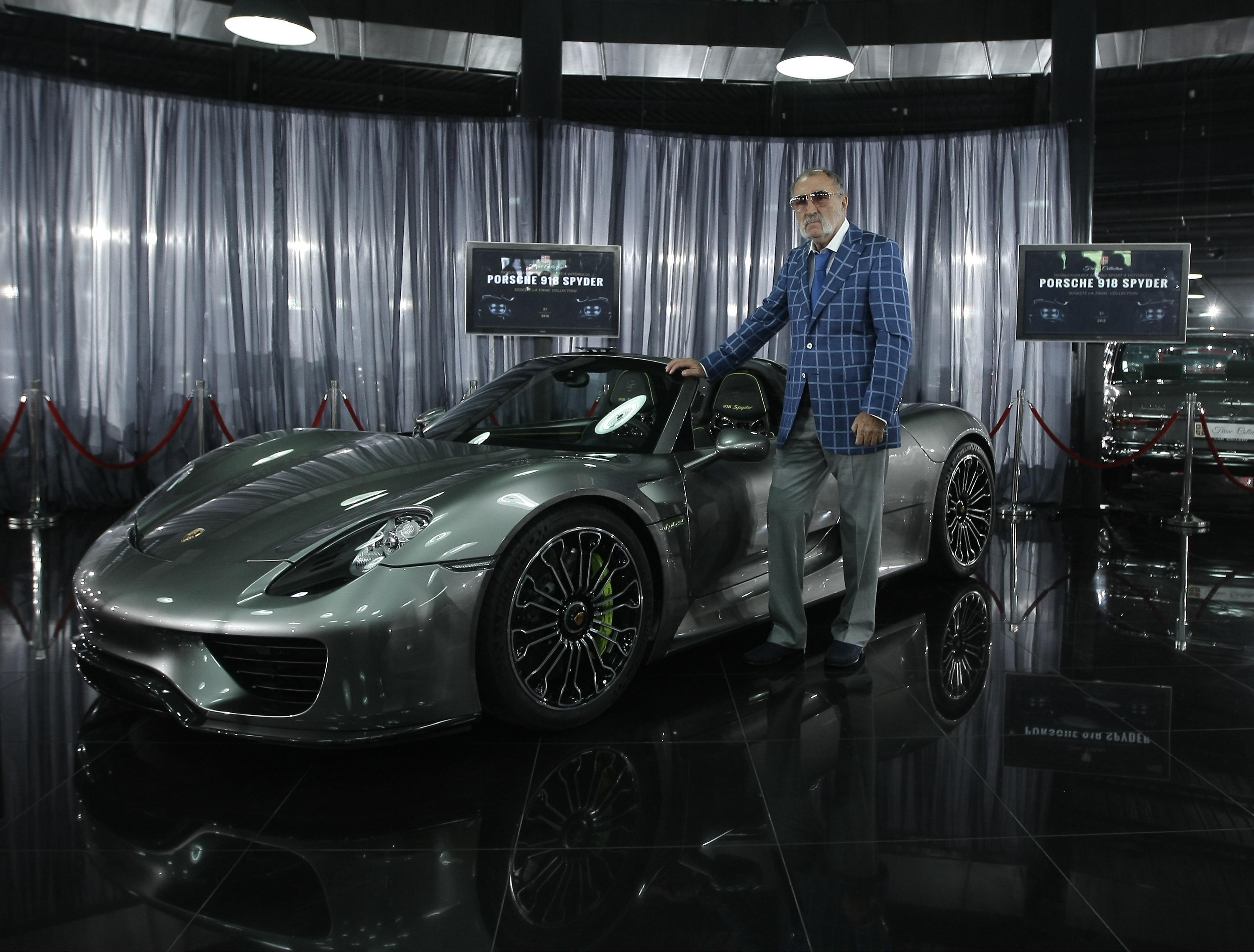 Țiriac și-a prezentat săgeata argintie! Una din cele mai rapide mașini din lume, Porsche 918 Spyder, a intrat joi în colecția omului de afaceri