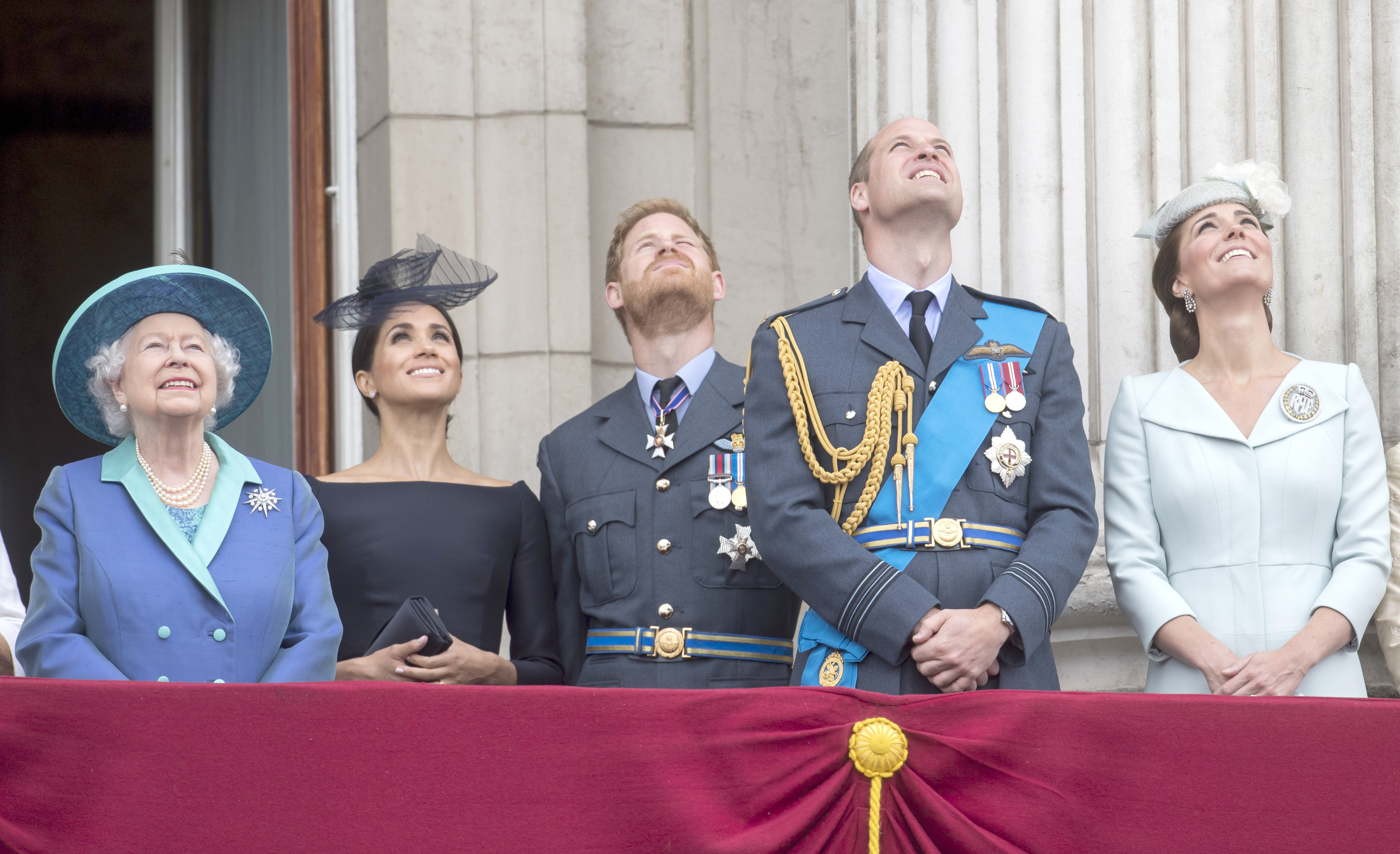 FOTO | Meghan Markle, primul turneu regal alături de prințul Harry. A purtat cinci ținute pe parcursul a 24 de ore