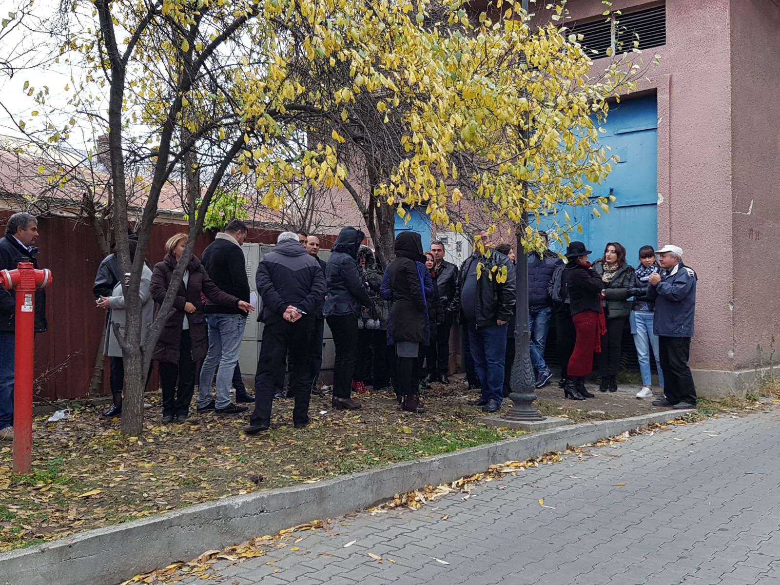 Sute de angajați ai APIA din țară au ieşit în stradă, nemulţumiţi că le vor scădea salariile| FOTO