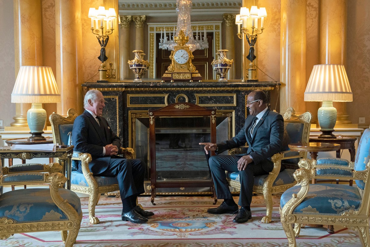 Întâlnirea ciudată pe care a avut-o regele Charles cu doar o zi înainte de înmormântarea reginei Elisabeta a II-a - presa britanică