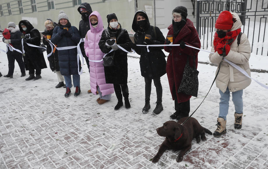 VIDEO | Lanț uman în Rusia, de Ziua Îndrăgostiților, pentru Navalnîi și protestatarii arestați: „Dragostea este mai puternică decât frica”