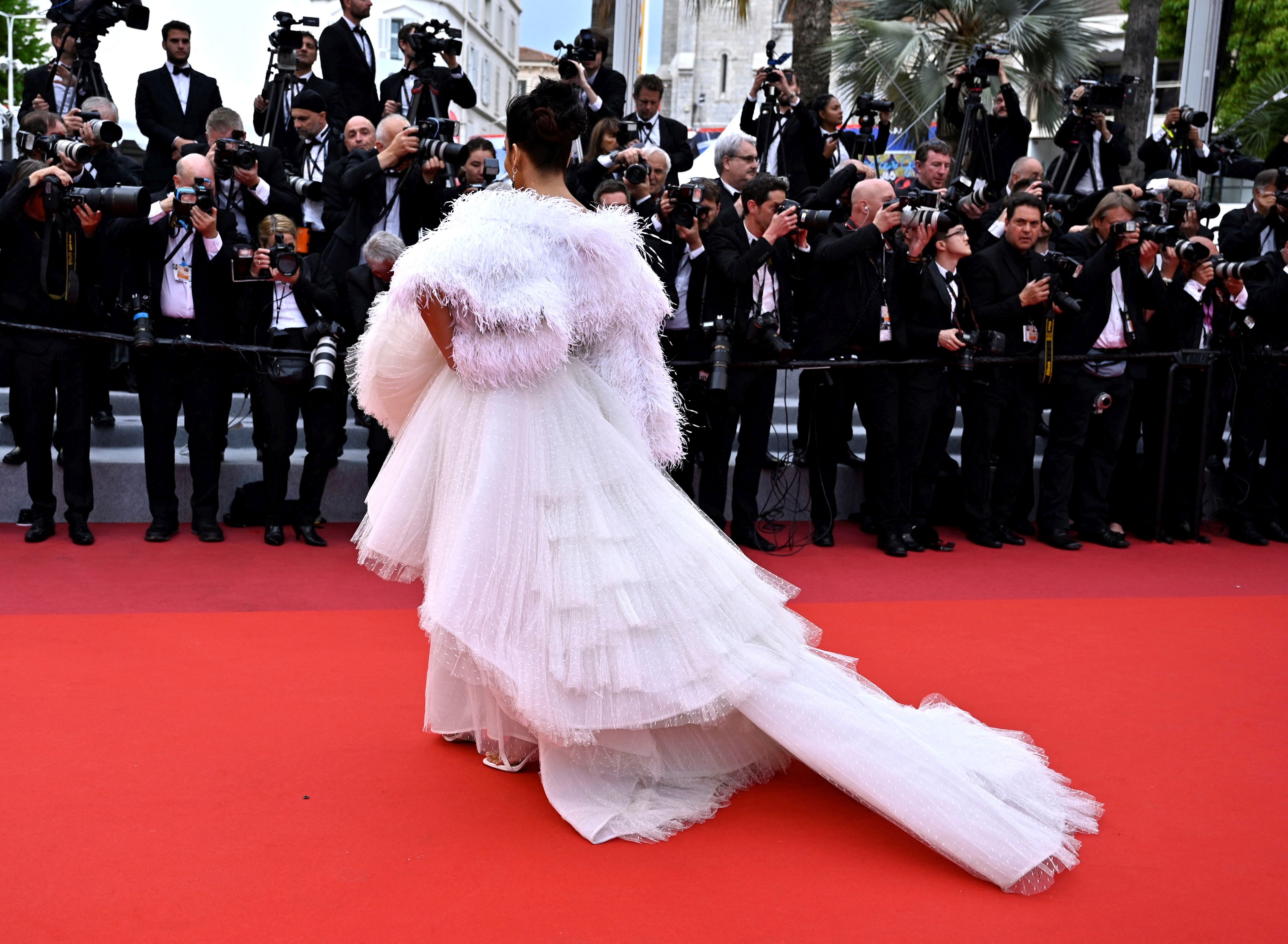 Una dintre cele mai mari dive de la Bollywood, apariție extravagantă la Festivalul de Film de la Cannes | FOTO