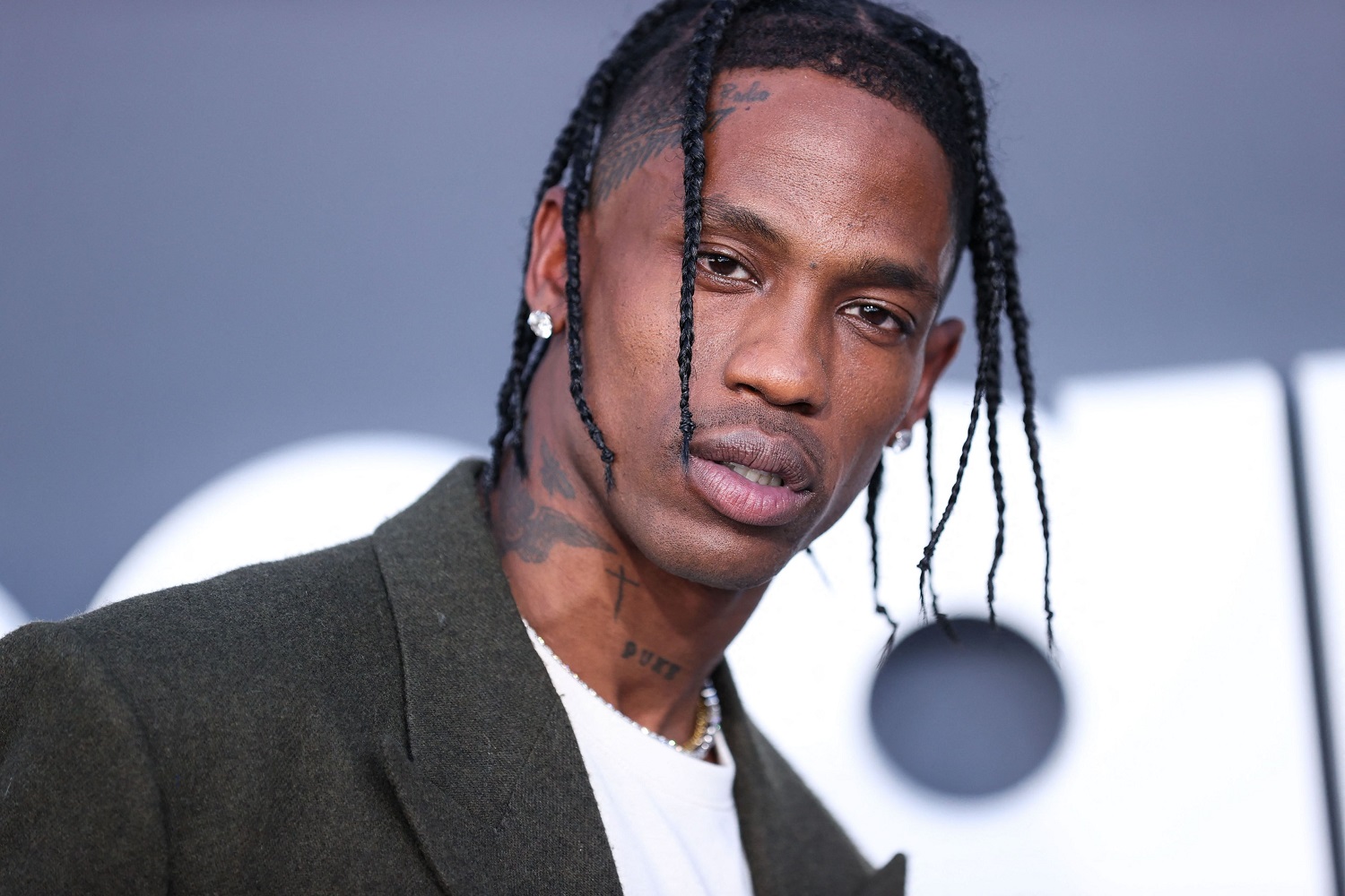 Travis Scott, arestat la Paris după o altercație cu un agent de securitate. Rapperul se luase la bătaie cu propriul său bodyguard