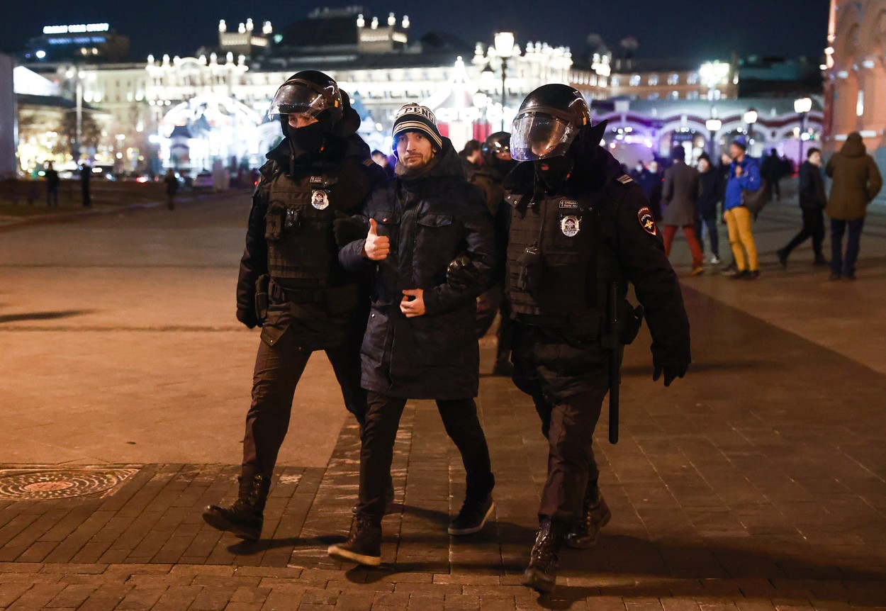 VIDEO | Proteste în Moscova și Sankt Petersburg. Rușii, din nou în stradă contra lui Putin. Printre arestați, o supraviețuitoare a asediului nemților asupra Leningradului