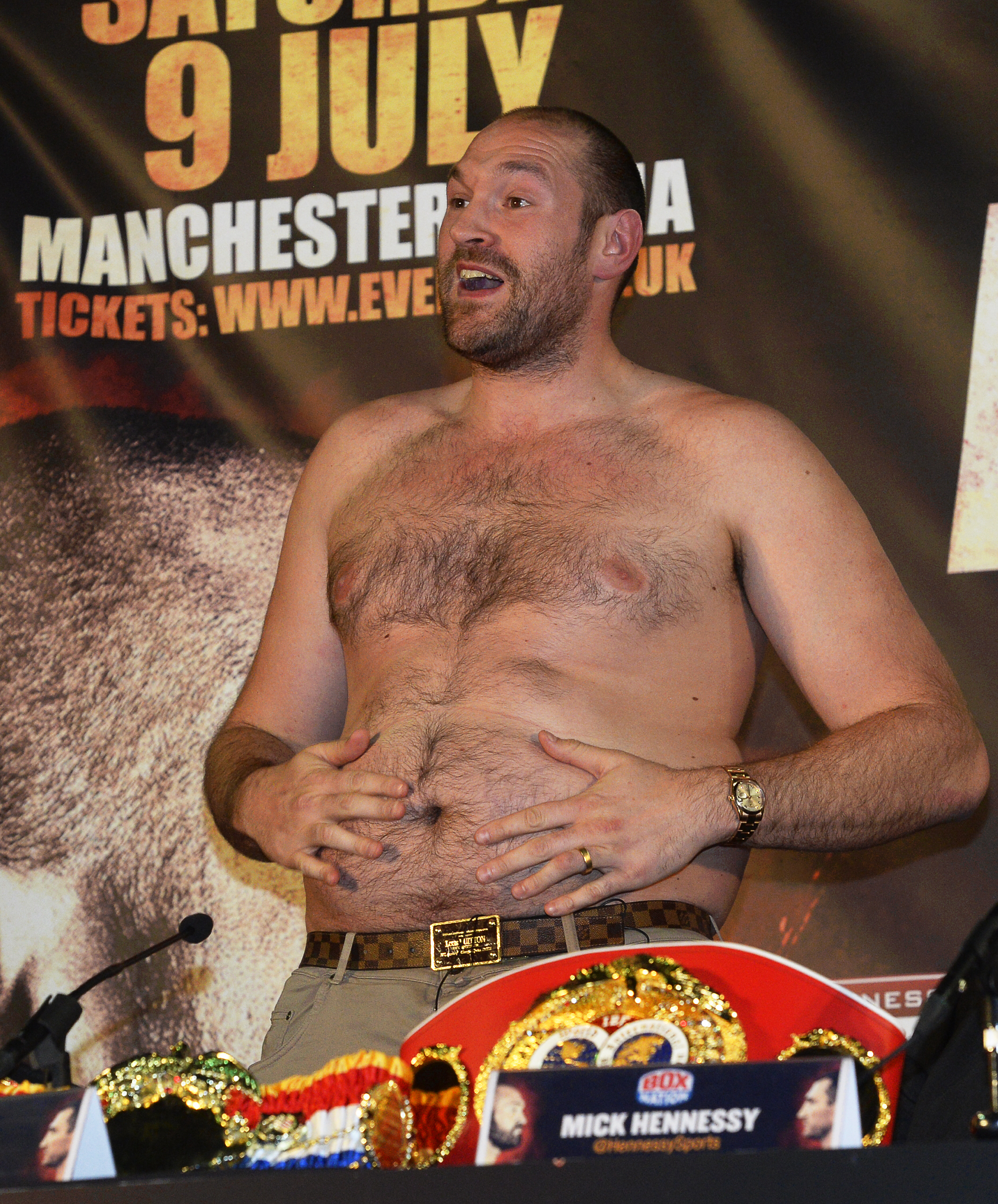 Boxerul Tyson Fury a făcut circ la conferința de presă: “Sunt gras ca un porc” / GALERIE FOTO și VIDEO