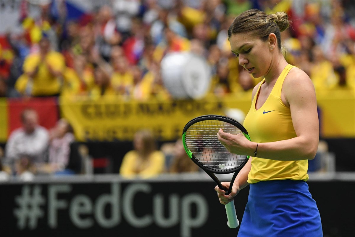 Simona Halep a învins-o dramatic pe Karolina Pliskova. ”A fost ca o finală de Mare Șlem”. România - Cehia 2-1