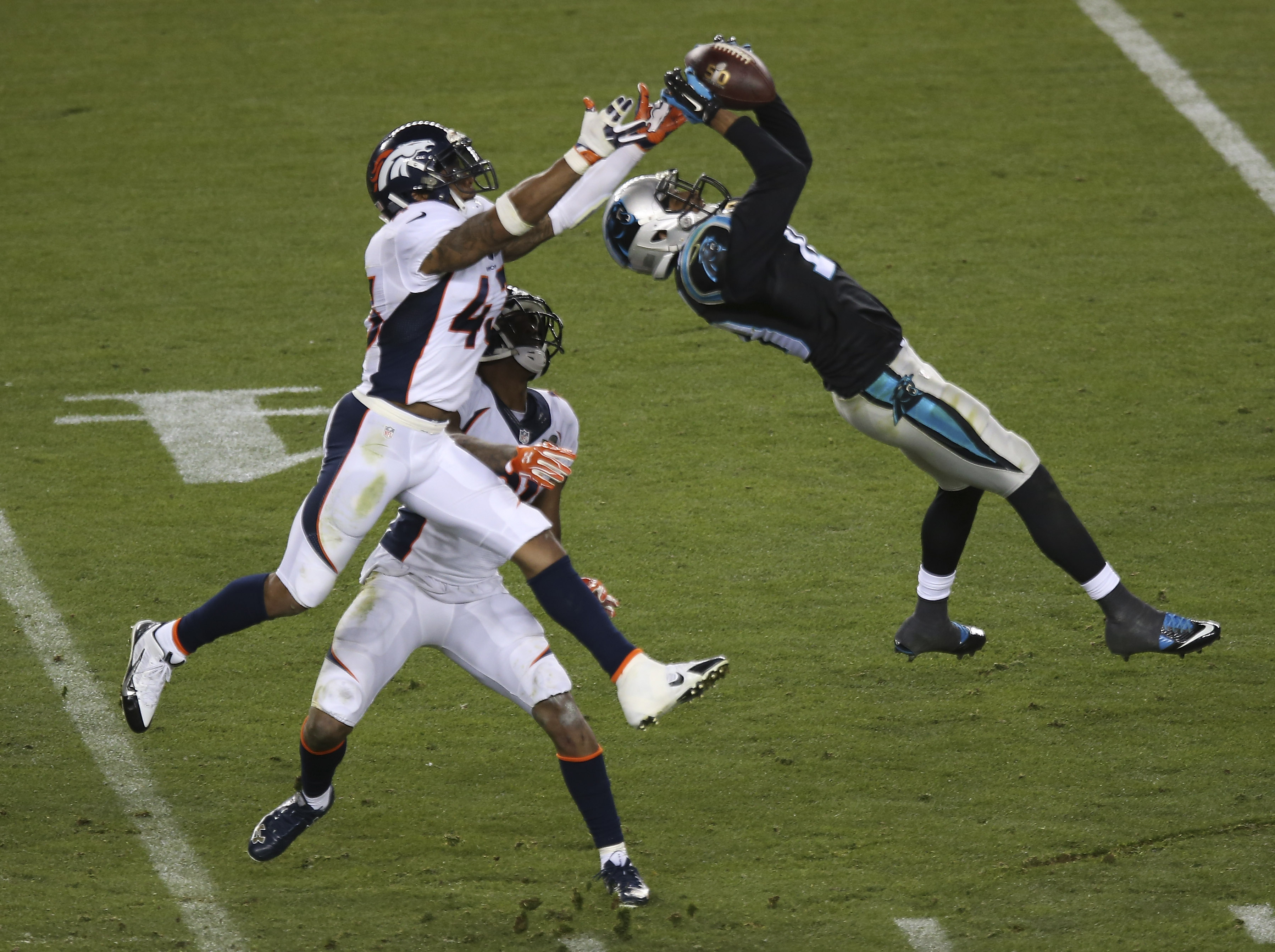Denver Broncos a câștigat Super Bowl 50, ^după o finală de vis cu Carolina Panthers / GALERIE FOTO&VIDEO