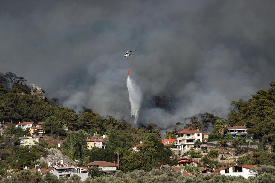„Nu am mai văzut așa dezastru”. Imagini cu incendiile devastatoare din Turcia | VIDEO