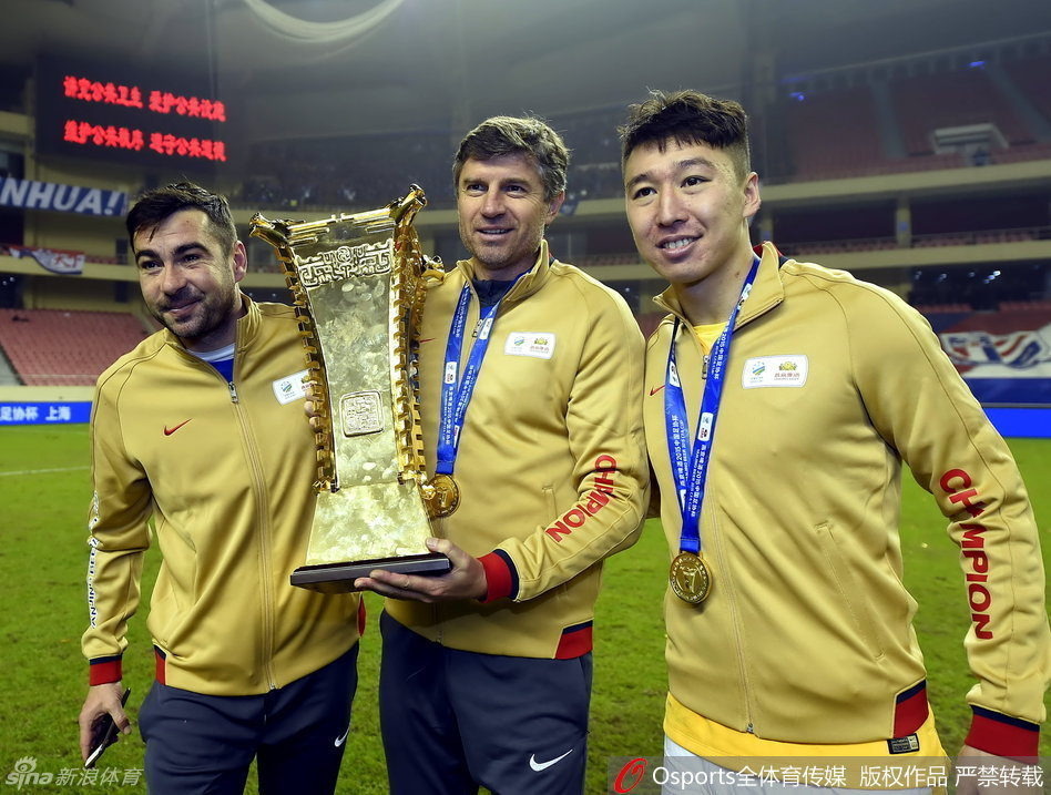 Dan Petrescu și Marius Constantin au cucerit Cupa Chinei. ^”Bursucul”, al doilea trofeu stagional / FOTO&VIDEO
