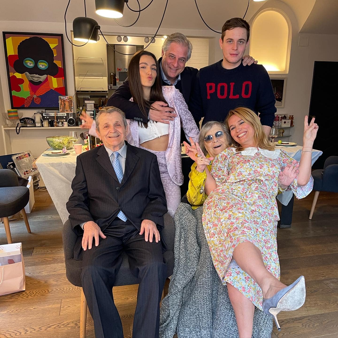 Cum a sărbătorit Andreea Esca Paștele. Imagini de la evenimentul de familie, la care au participat și bunicii