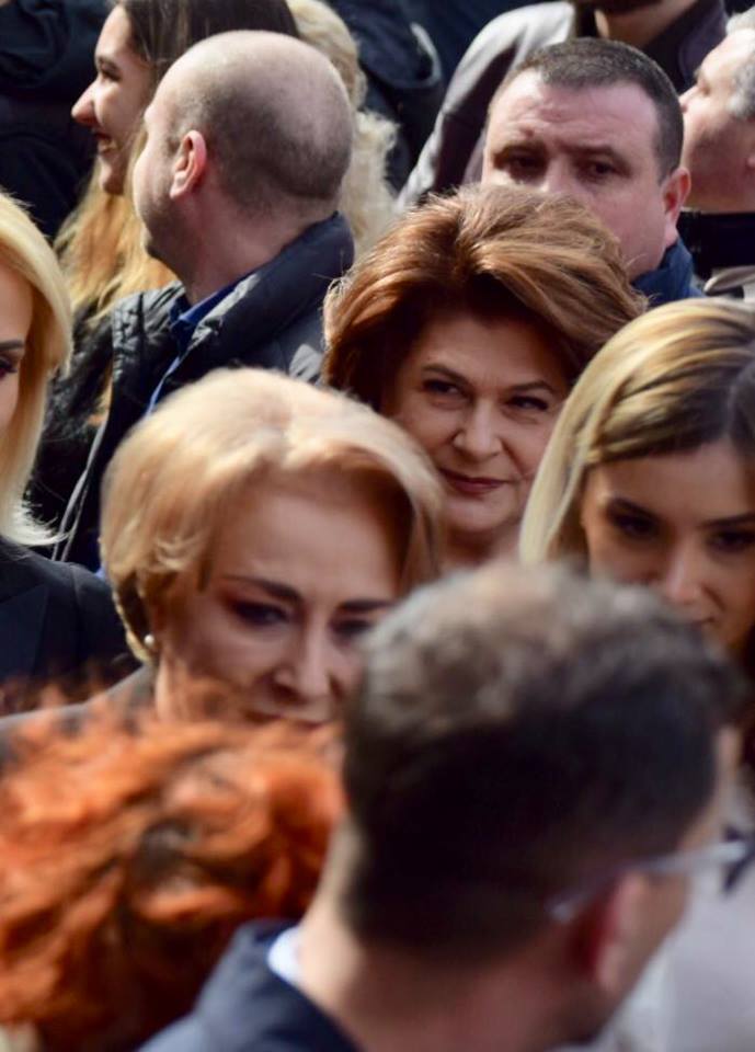 FOTO. Iubita lui Liviu Dragnea, la Congresul Extraordinar al PSD, alături de Gabriela Firea și Carmen Dan