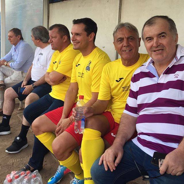 Florin Călinescu s-a luat de Burleanu, Dâncu, Dragnea și de Ponta. ”Comemorare liniștită, anonimilor!”