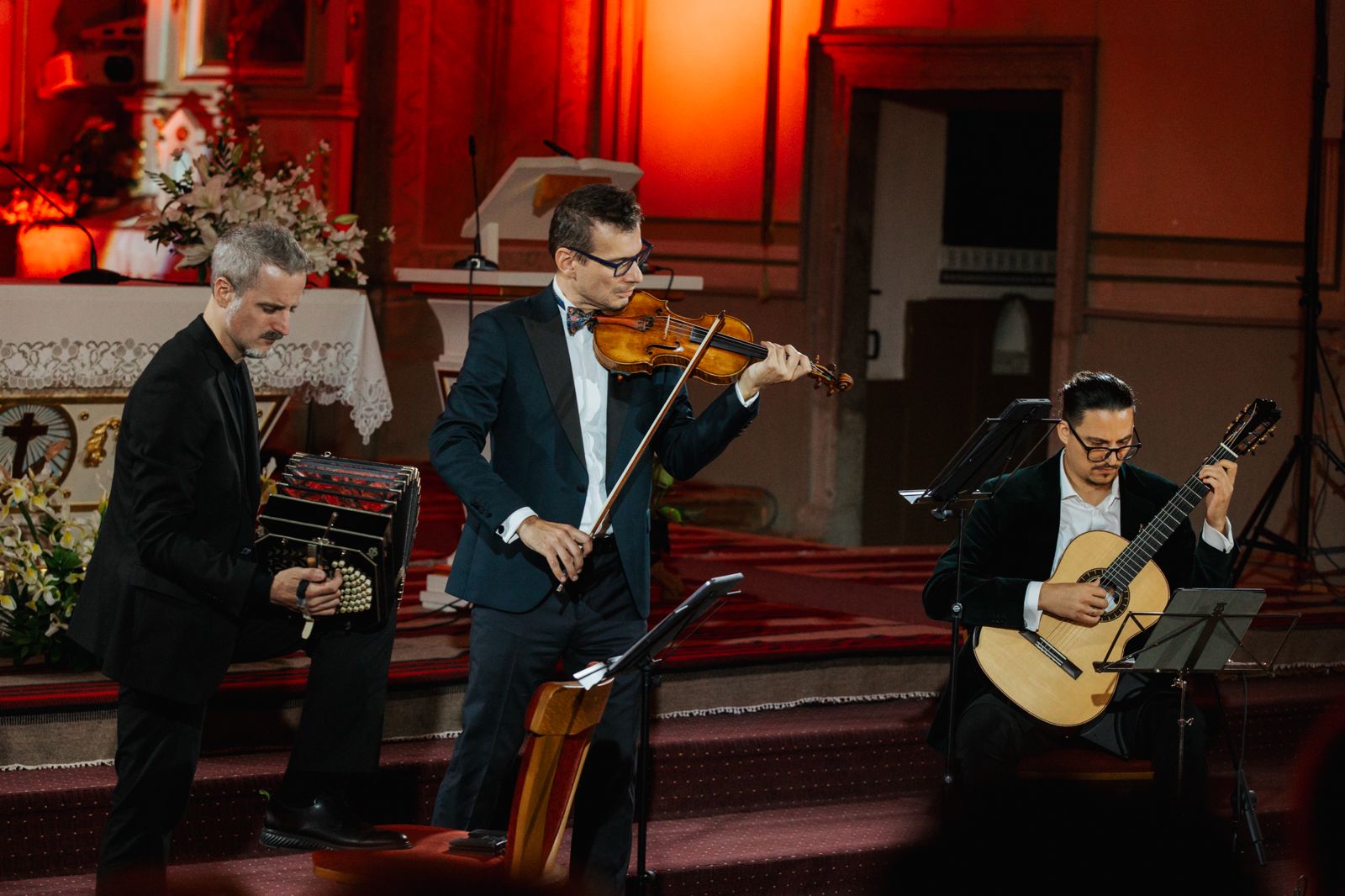 REPORTAJ Turneul Stradivarius 2026. Cum se văd minciuna și trădarea, fake-ul și respectul la Siret Suceava, la Bălcescu-Bacău și Șumuleu Ciuc