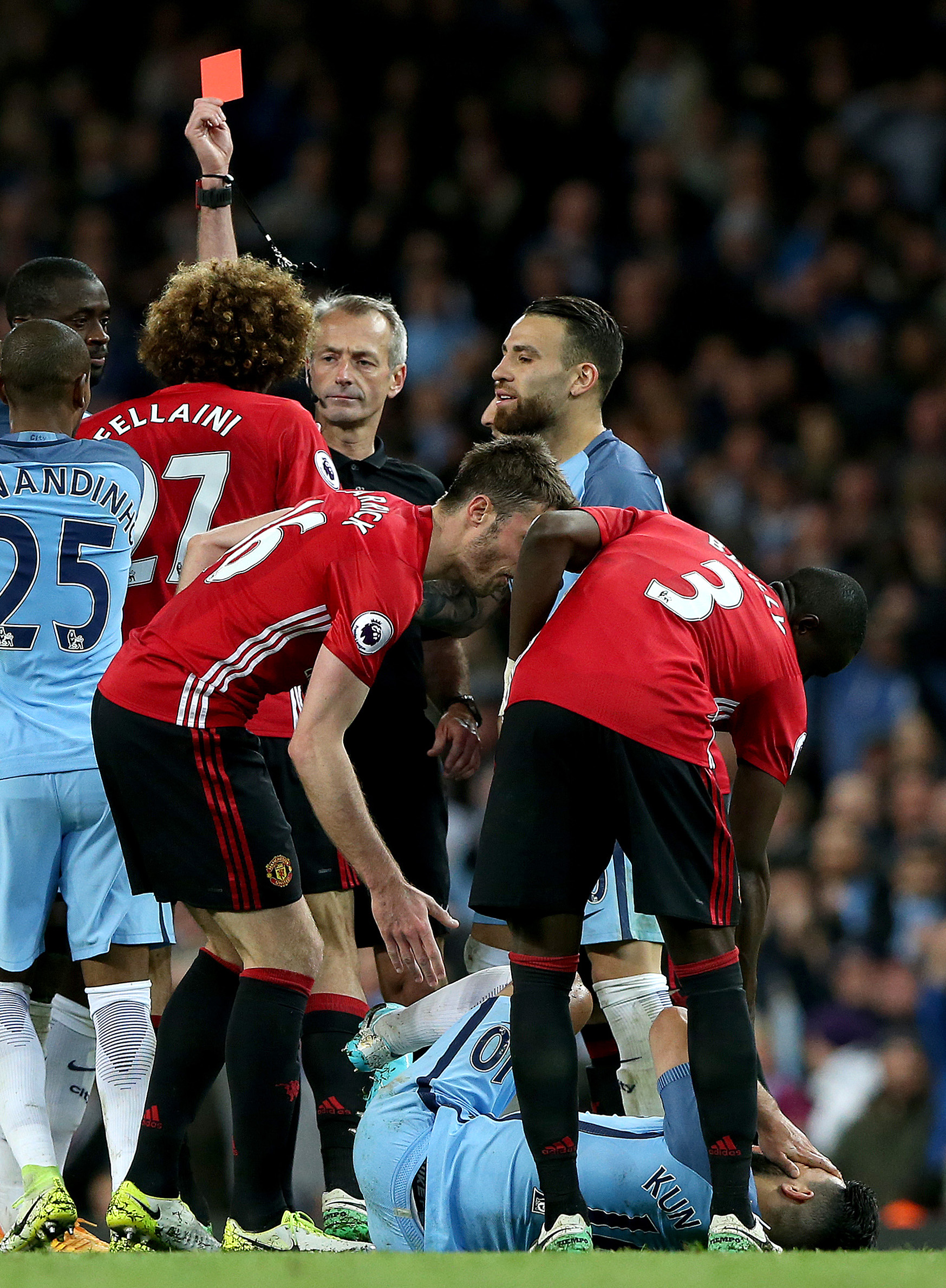 Anglia, etapa a 26-a. Restanța Manchester City - Manchester United s-a terminat egal. Fellaini l-a făcut KO pe Aguero | GALERIE FOTO&VIDEO