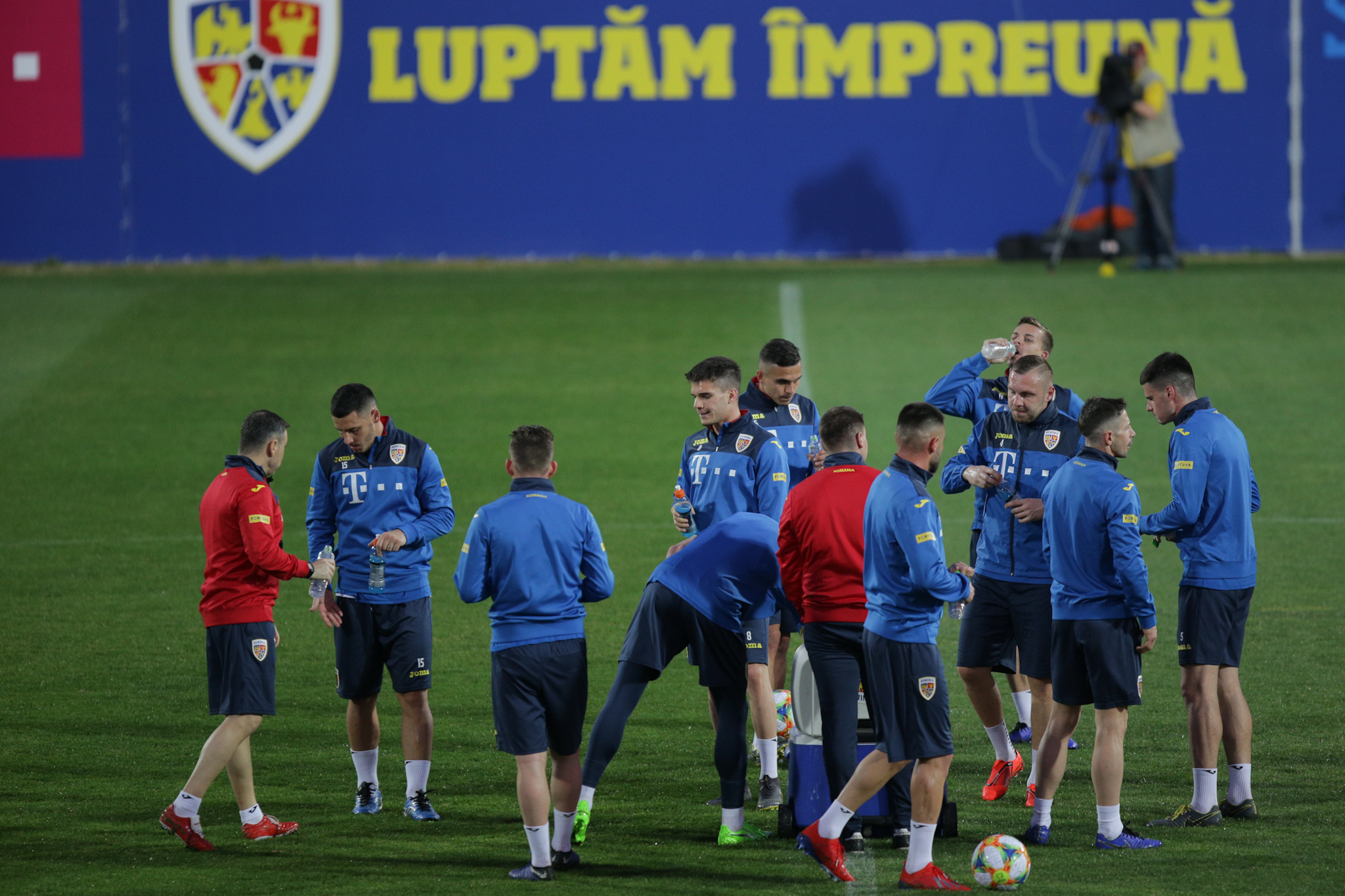 Start spre Euro 2020. Cosmin Contra și-a avertizat jucătorii: ”Ne așteaptă un meci dur în Suedia” | GALERIE FOTO&VIDEO