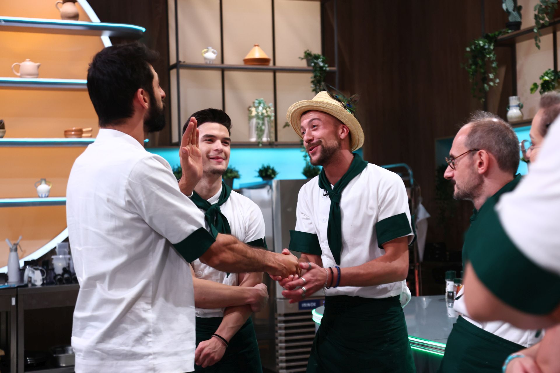 „Chefi la cuțite”, 17 decembrie 2024. Șerban Hulpaș a părăsit competiția culinară de la Antena 1