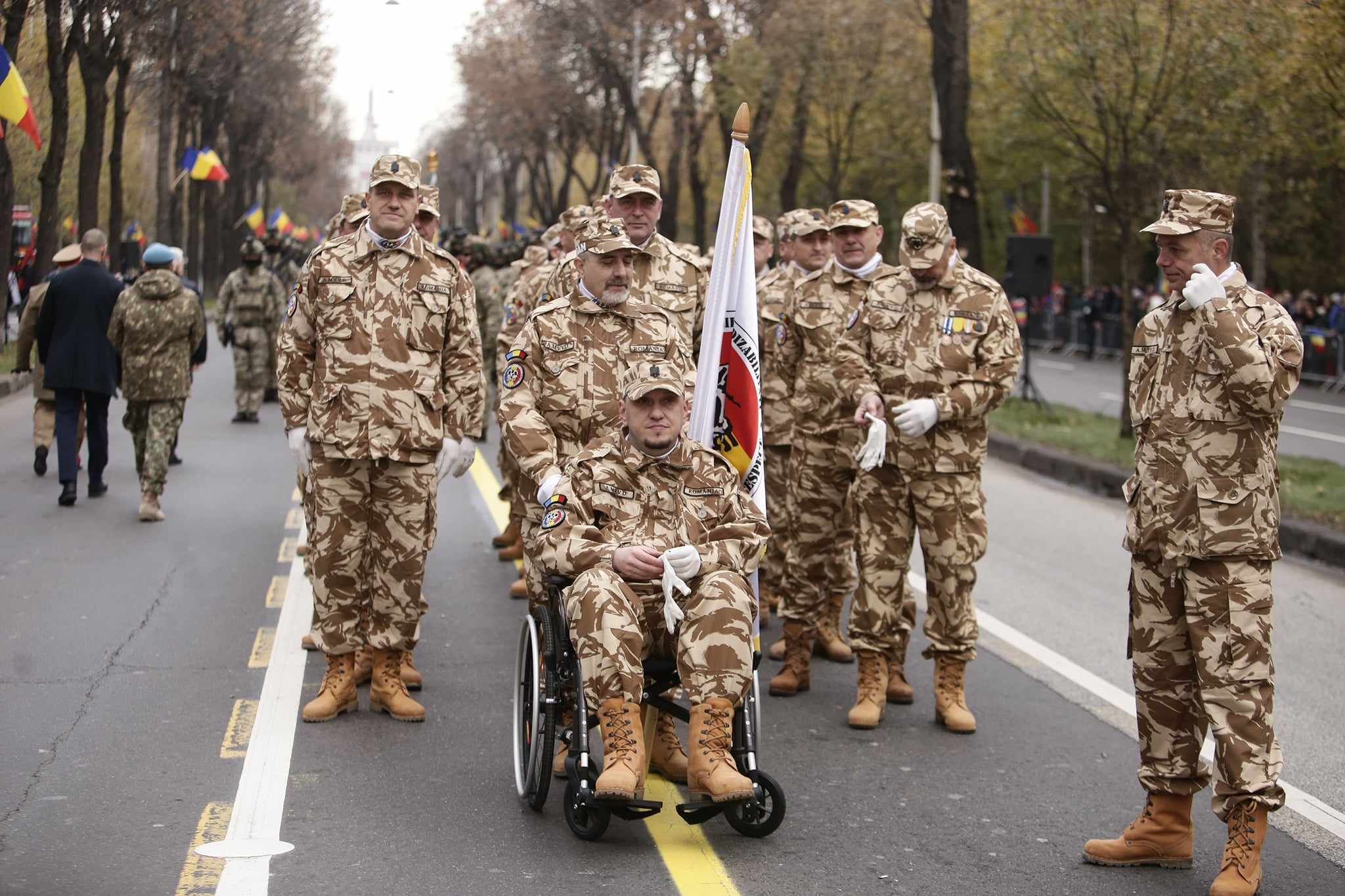 Parada de 1 decembrie 2023 din București. Peste 2.400 de militari, avioane F-16 și Eurofighter au defilat în fața a circa 100.000 de persoane
