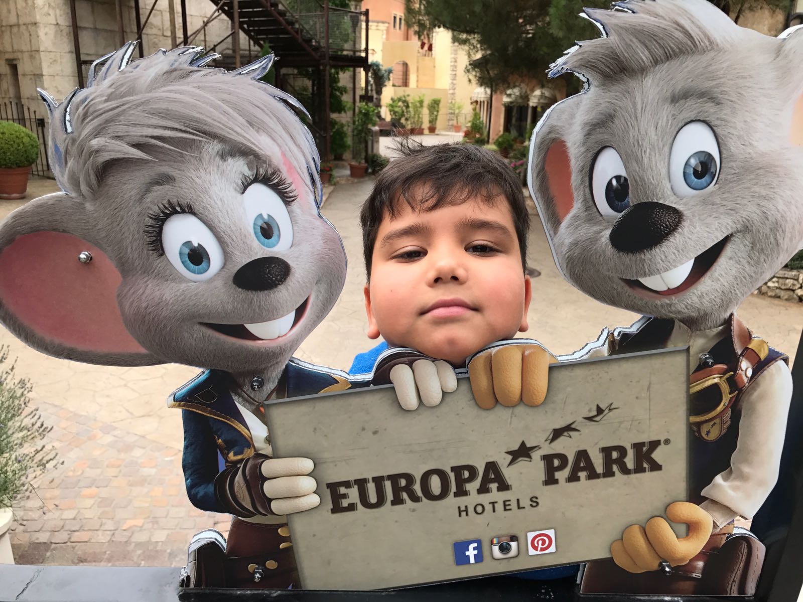 FOTO EXCLUSIV/ Silviu Prigoană, vacanță de 40 de zile cu cei doi băieți ai săi. I-a plimbat pe Eduard și Maximus prin toată Europa