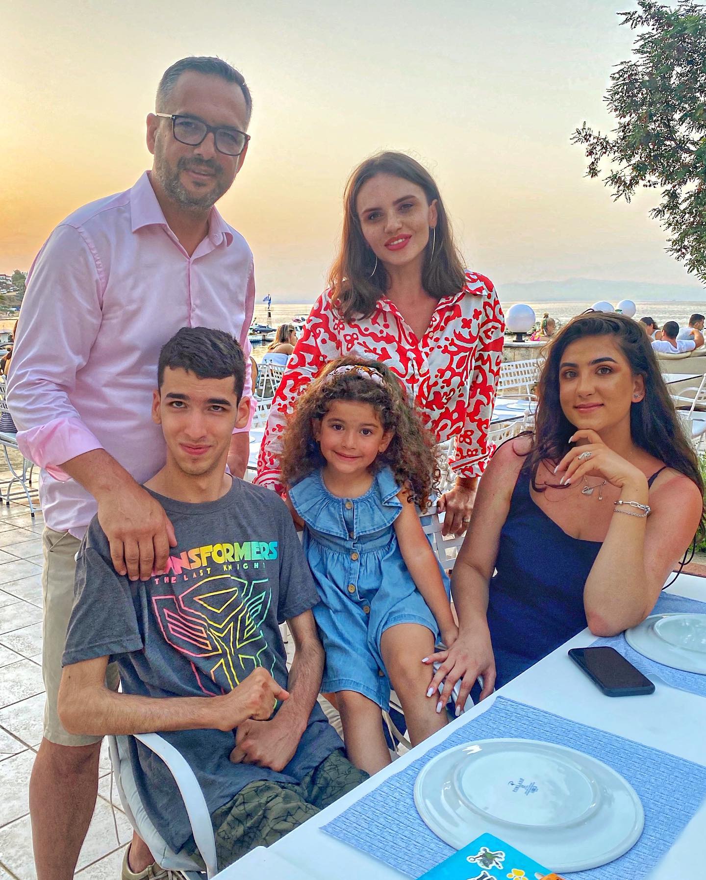 Motivul pentru care Mădălin Ionescu nu își mai ia fiul în vacanțele de familie: „Răsuciți cuțitul în rană”