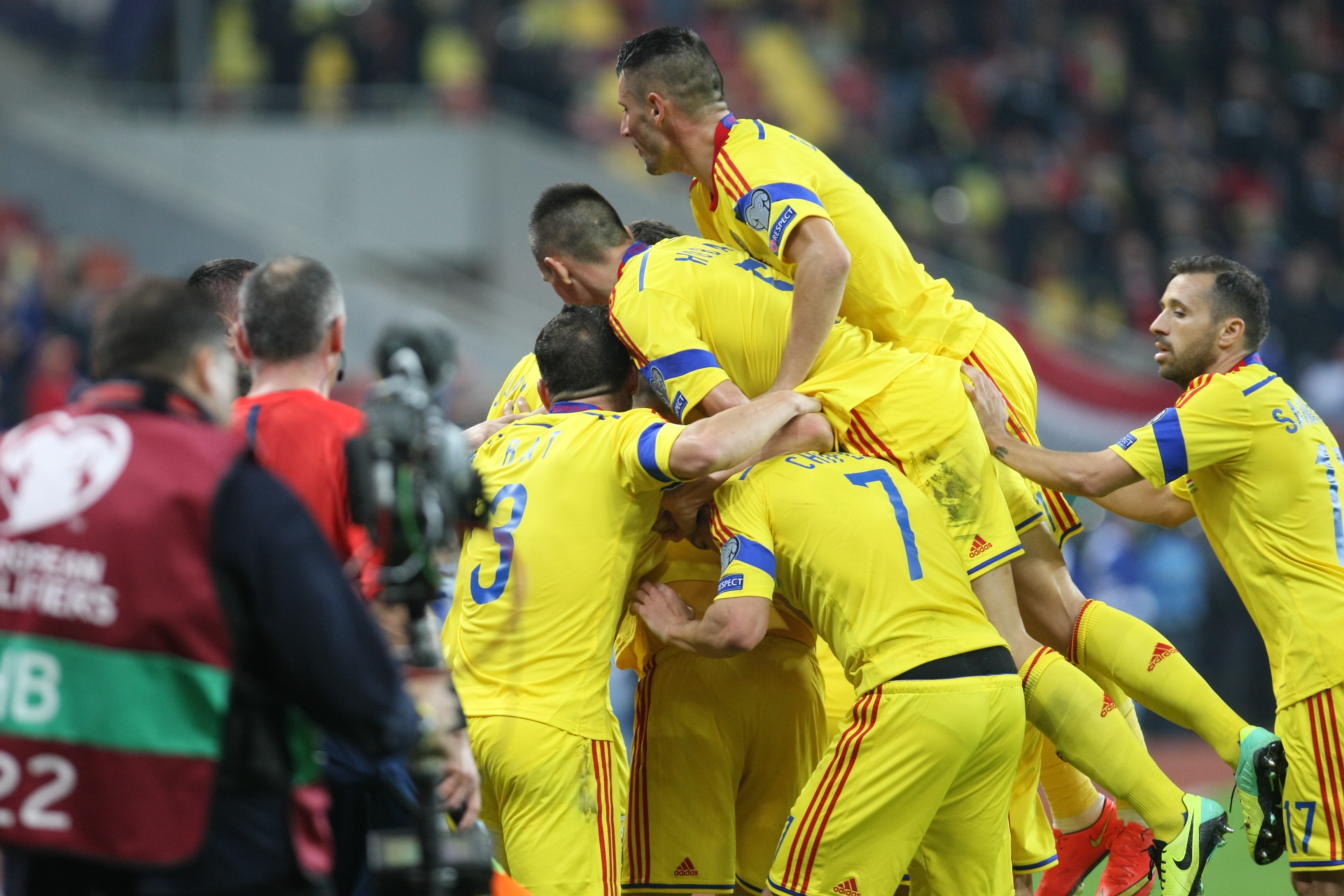 LIVE BLOG / FOTO&VIDEO. MECIUL ANULUI, ROMÂNIA - UNGARIA 1-1