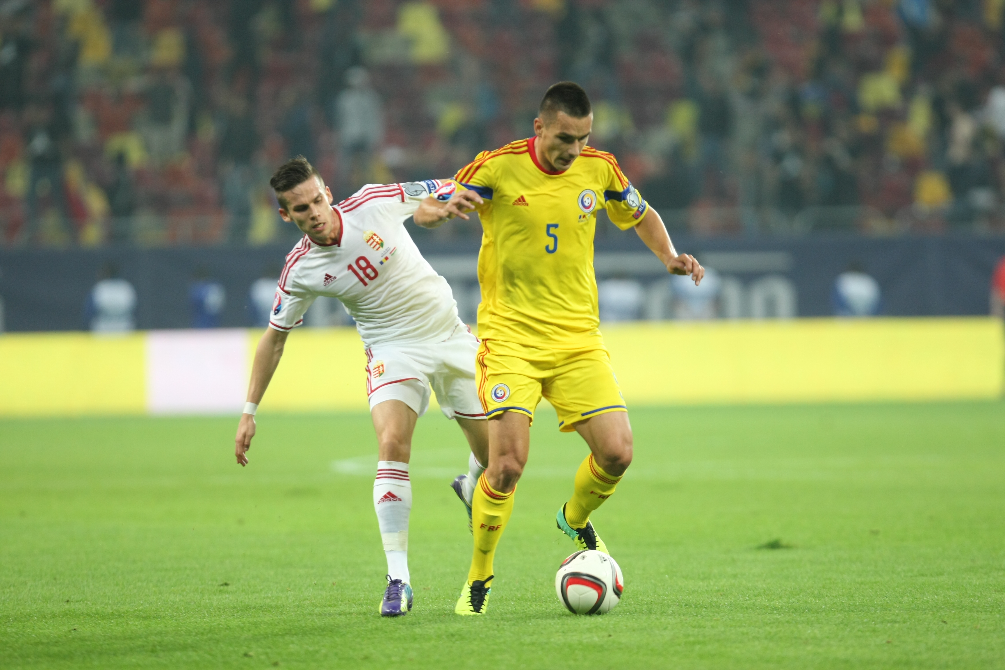 LIVE BLOG / FOTO&VIDEO. MECIUL ANULUI, ROMÂNIA - UNGARIA 1-1