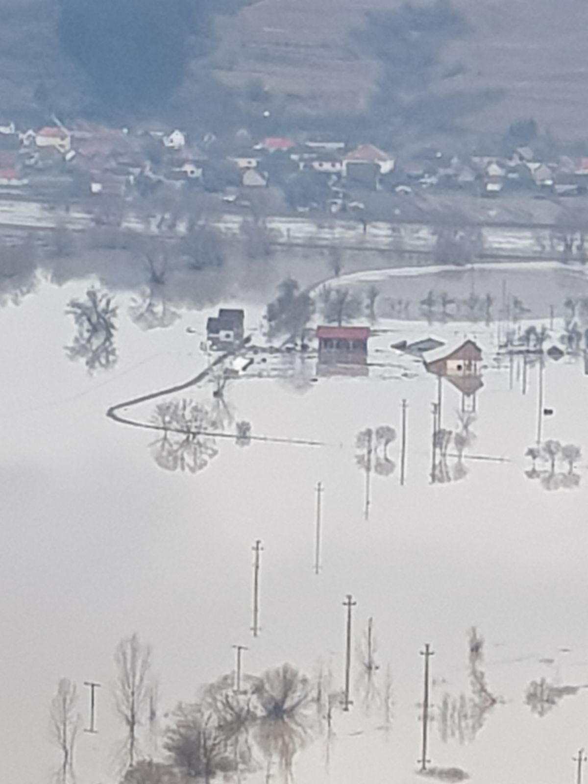 UPDATE/Ministrul de Interne a ajuns în zonele inundate din Covasna şi Braşov. Carmen Dan: "Se poate ajunge la evacuarea forțată a oamenilor” (FOTO&VIDEO)