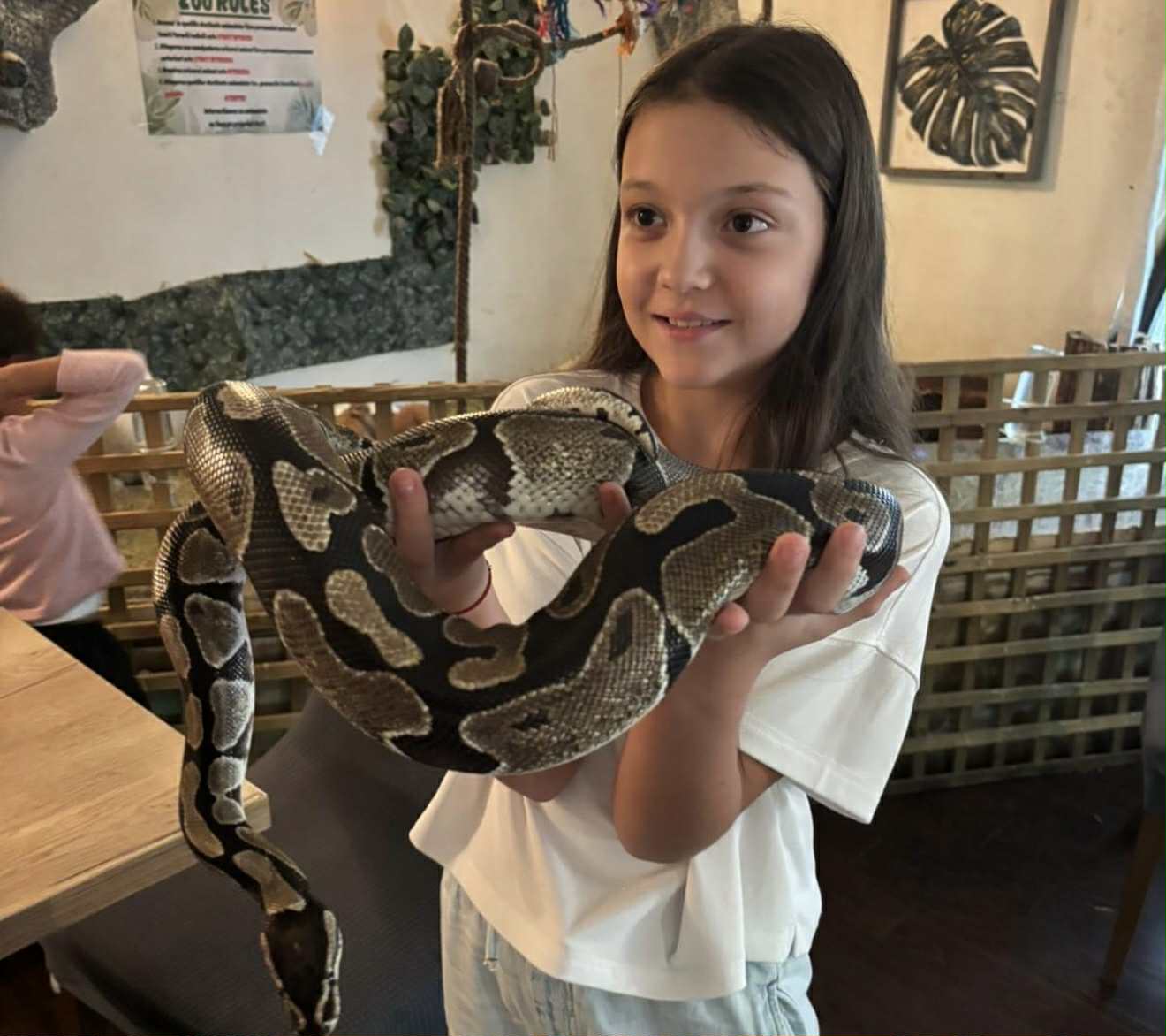 Cum a apărut Victor Slav alături de fiica lui. Nu a participat la petrecerea organizată de Bianca Drăgușanu pentru Sofia