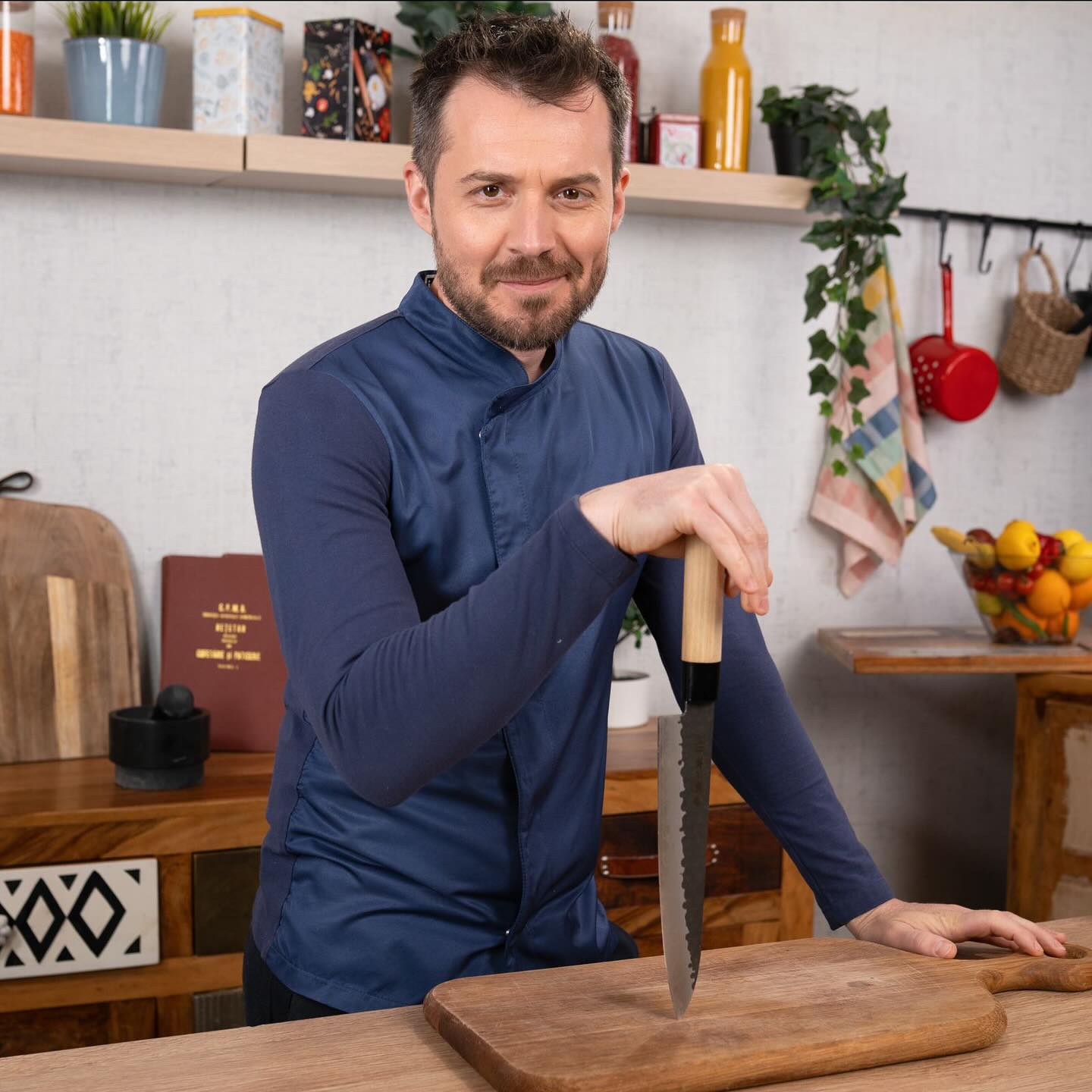 Când se va difuza noul sezon „Meniu de vedetă – Arome de vară”, prezentat de chef Horia Manea. Unde au avut loc filmările