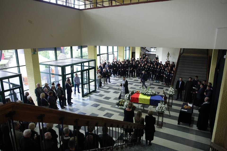 Lascăr Pană a fost înmormântat miercuri, la Baia Mare. Ultimele aplauze pentru legendarul antrenor de la HC Minaur