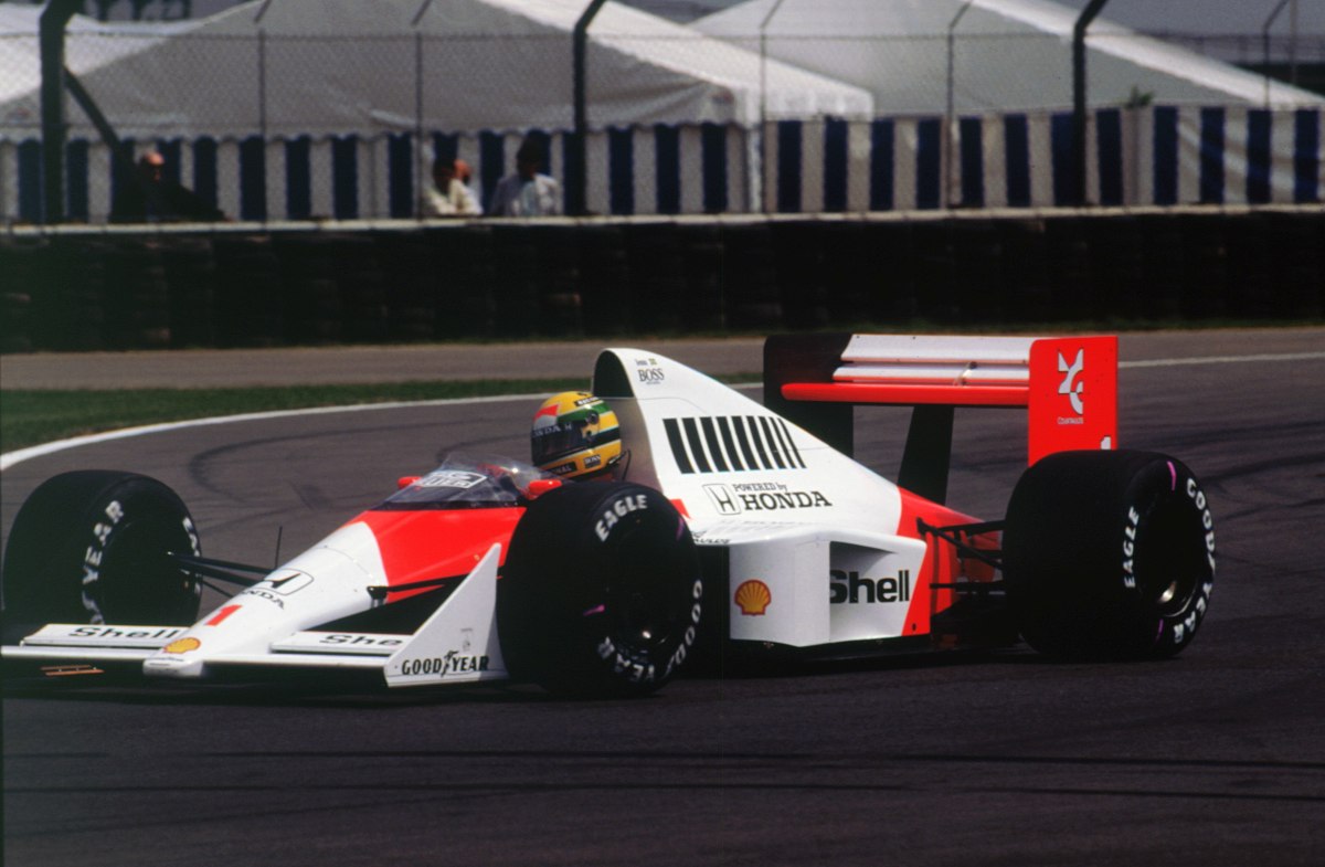 30 de ani de la moartea lui Ayrton Senna. Triplul campion mondial de Formula 1 a murit pe circuit la 34 de ani