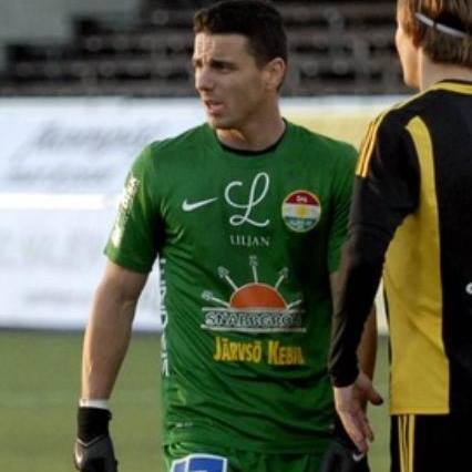 Un fotbalist român a evitat TRAGEDIA aviatică din Alpi! Prima reacție