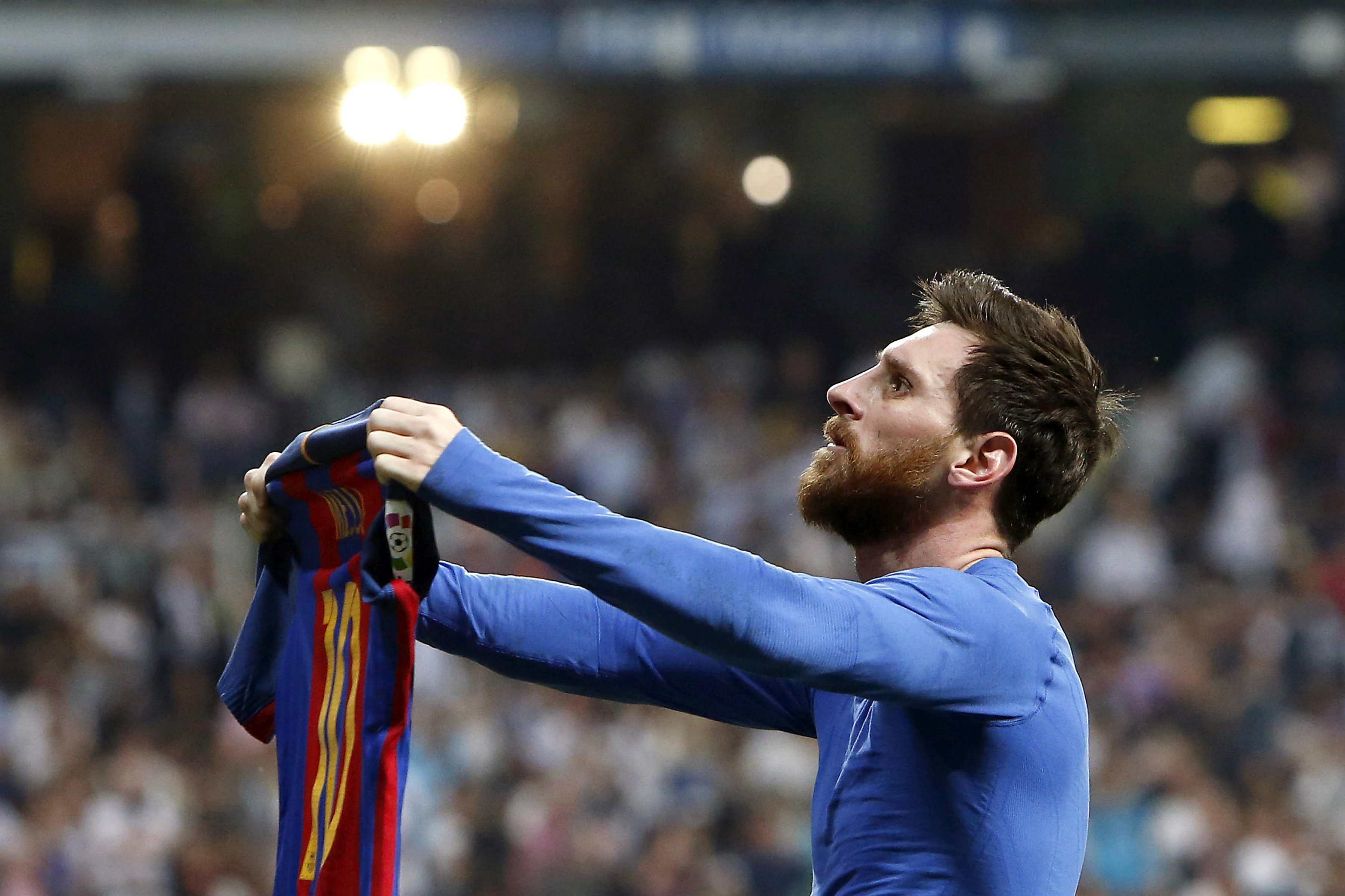 Real - Barcelona 2-3. Umplut de sânge, Messi a adus victoria ”extratereștrilor” la ultima fază și a marcat golul 500 pentru Barca / VIDEO