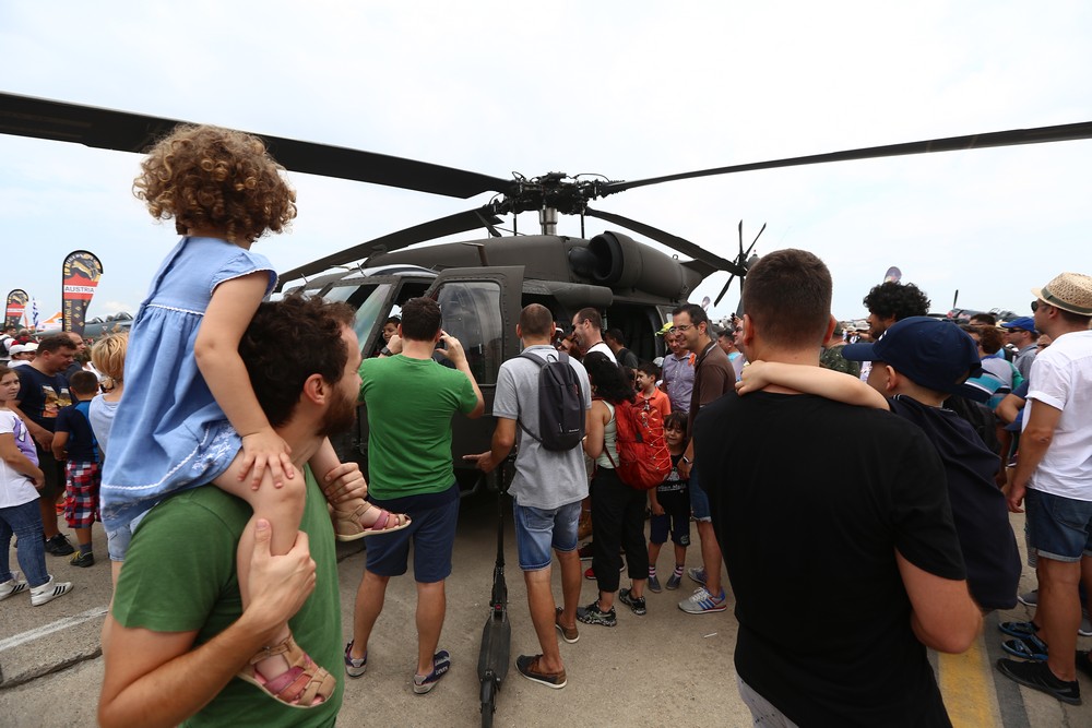 UPDATE. Programul BIAS 2018. Ce se întâmplă la show-ul aviatic cu 150 de aeronave şi peste 100 de piloţi şi paraşutişti din 13 ţări / FOTO&VIDEO