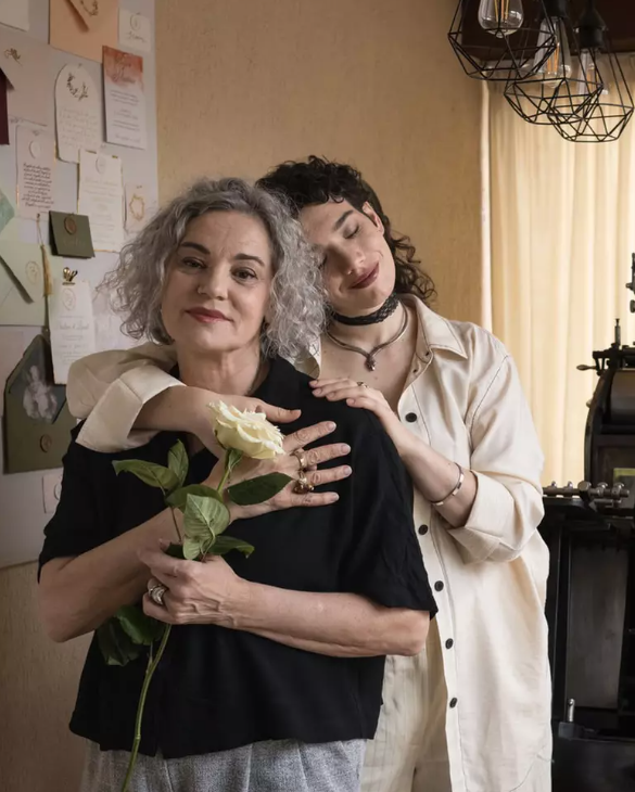 Cine este iubitul Cabiriei Morgenstern. Actorul Adrian Ciobanu este cu 37 de ani mai în vârstă decât fiica Maiei Morgenstern