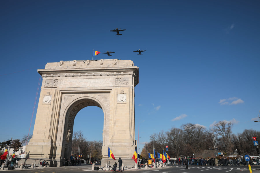 Parada de 1 decembrie: După un an de pauză, militarii au defilat din nou în fața oamenilor