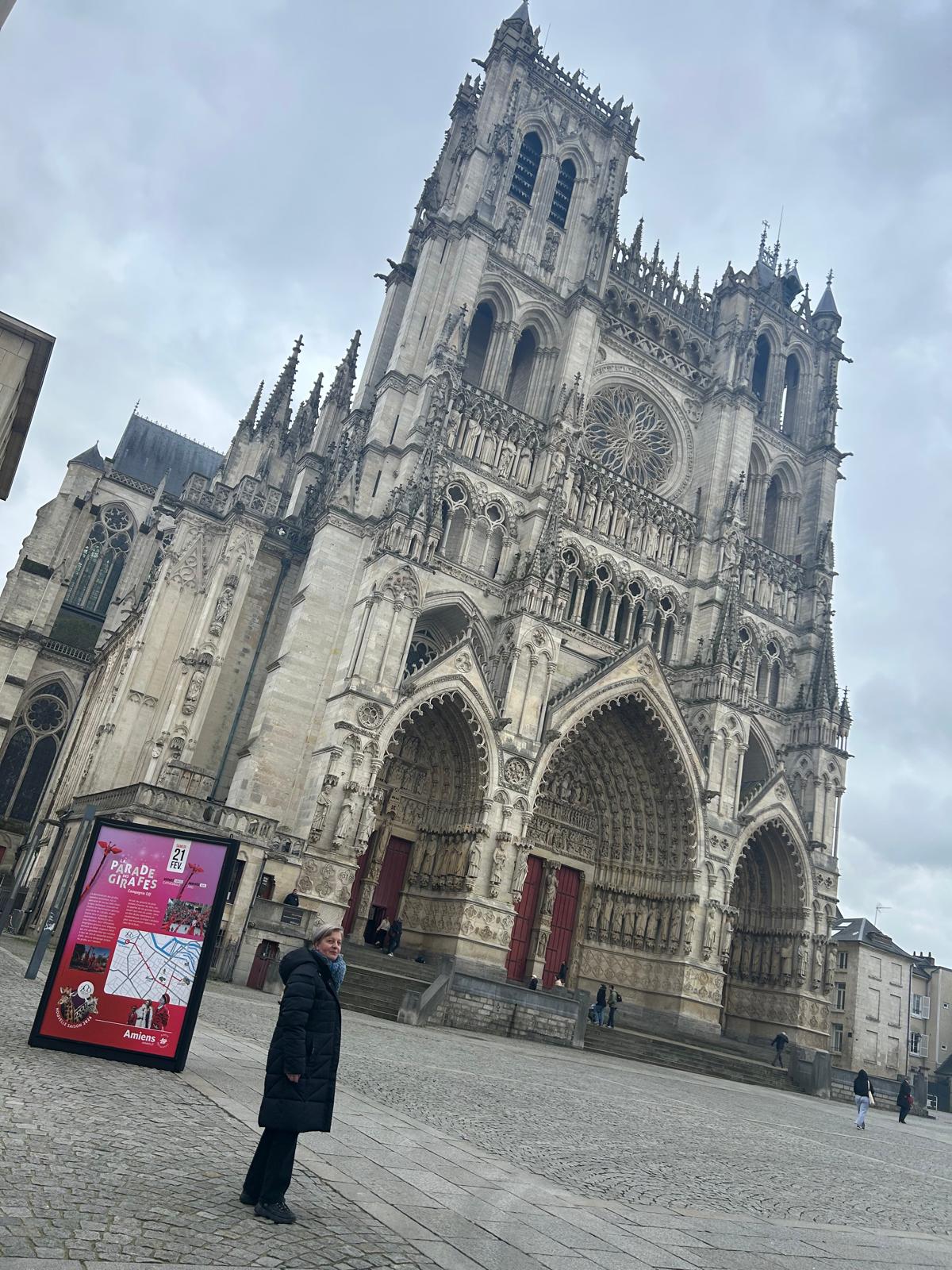 Cum s-a îndrăgostit elevul Emmanuel Macron de Brigitte, profesoara sa de franceză: „Suntem ciudați, dar autentici!”. La Amiens, pe urmele cuplului căruia nu îi pasă de convenții