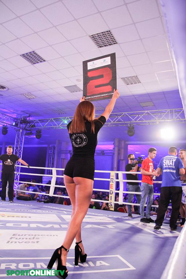 În ring când au intrat, fanii s-au înfierbântat! Ele sunt fetele care au ridicat pulsul spectatorilor la Superkombat | GALERIE FOTO HOT