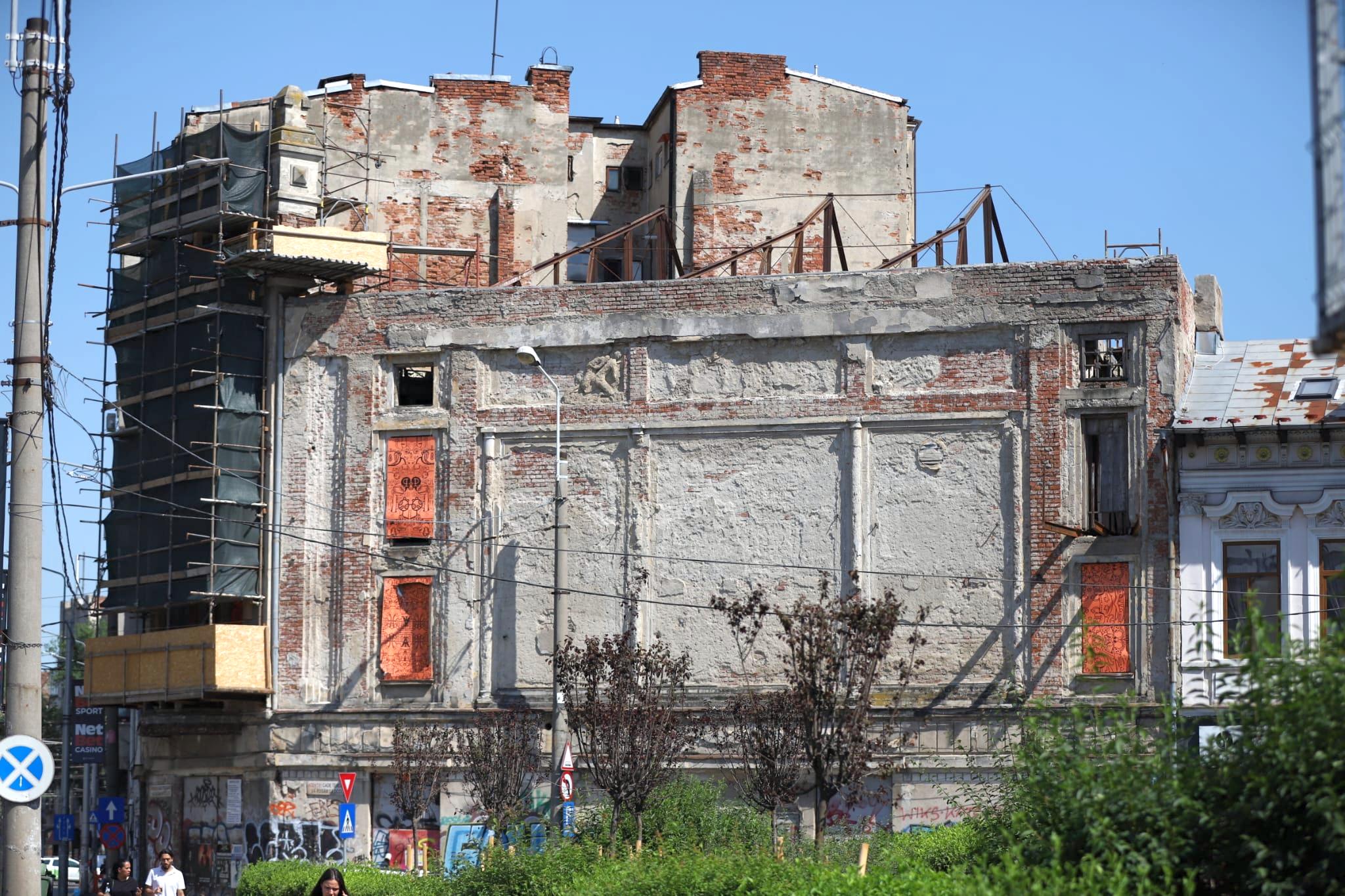 Am intrat pe șantier! Renaște cinematograful Marconi, monumentul istoric abandonat la Gara de Nord. Inaugurare specială cu șuncă, șpriț și țuică