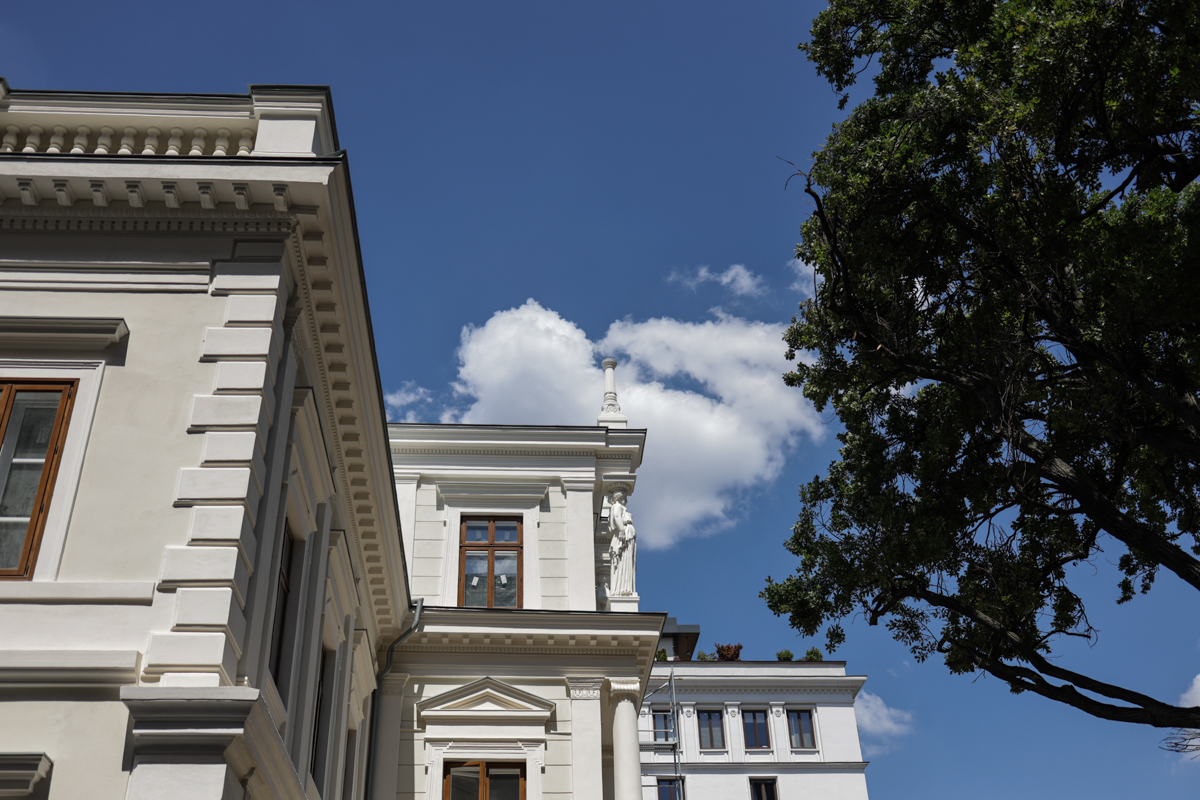 Renovarea Palatului Știrbei se apropie de final. „Bijuteria” de pe Calea Victoriei a revenit la gloria de odinioară