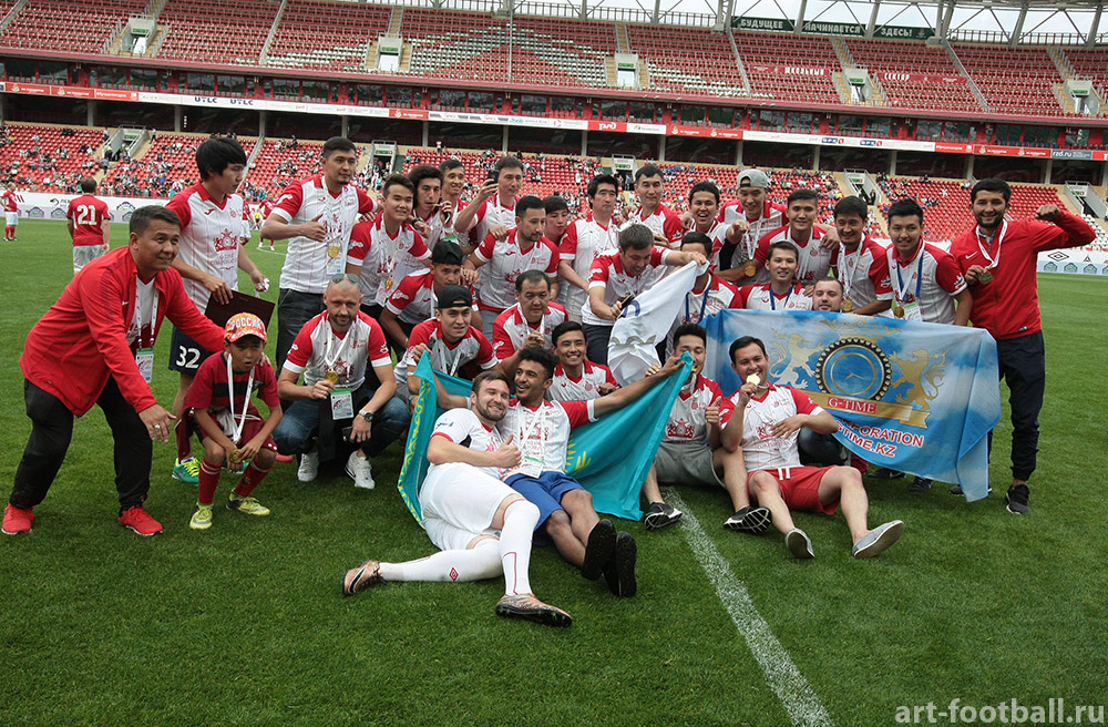 Pe ce loc a terminat naționala artiștilor fotbaliști la Campionatul Mondial - Moscova Art Football 2017. Temișan, Enache și Kamara au impresionat prin muzica lor / FOTO