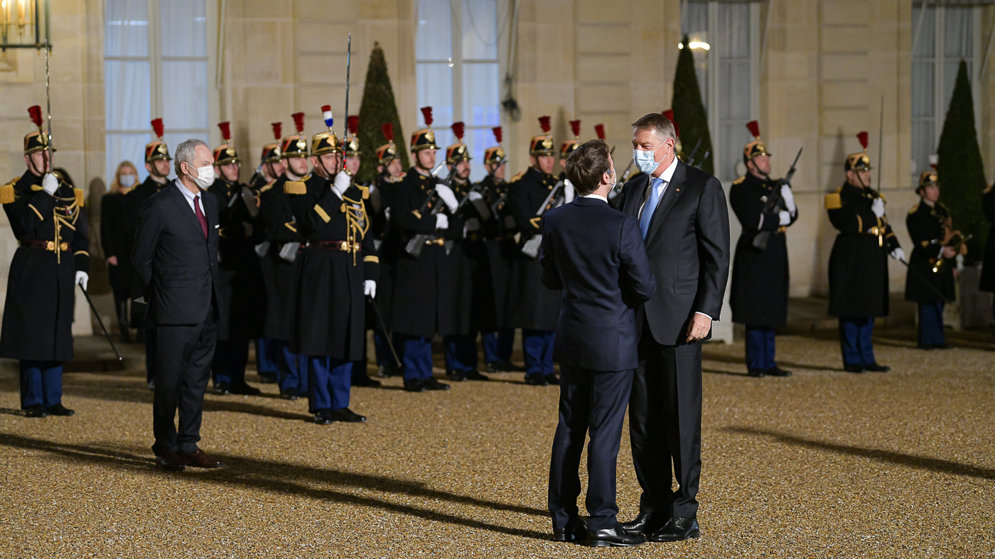 Klaus Iohannis, la dineul informal organizat de Emmanuel Macron la Paris pentru situația din Sahel