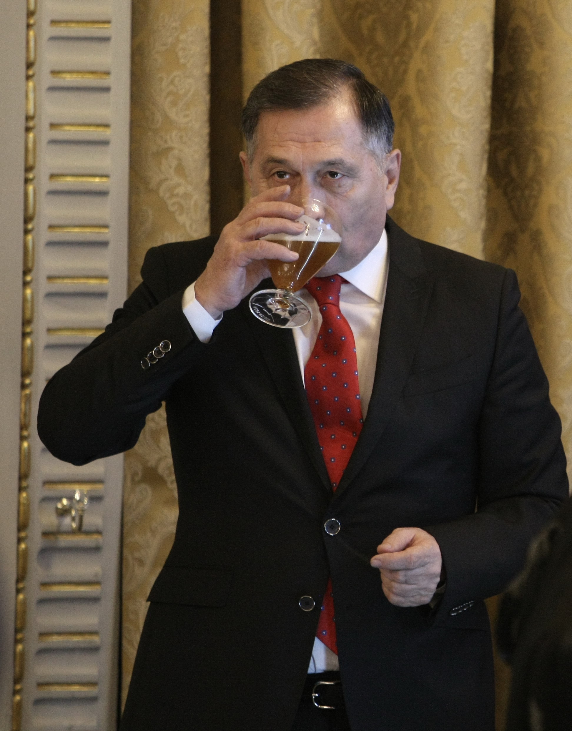 Helmuth Duckadam, eroul de la Sevilla, președintele de imagine al Stelei, și-a propus să facă unele schimbări în viața sa, iar prima decizie a fost luată în urmă cu două luni, când a renunțat la țigări