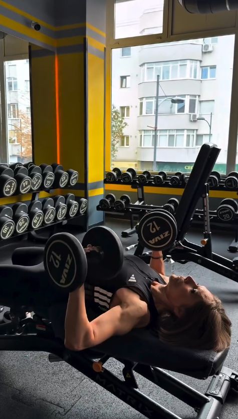 Imagini spectaculoase cu Romanița Iovan în sala de fitness la 62 de ani