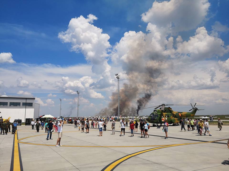 UPDATE | Un MiG-21 Lancer s-a prăbușit la Baza Borcea, în timpul unui show aviatic. Pilotul a murit carbonizat (FOTO&VIDEO)