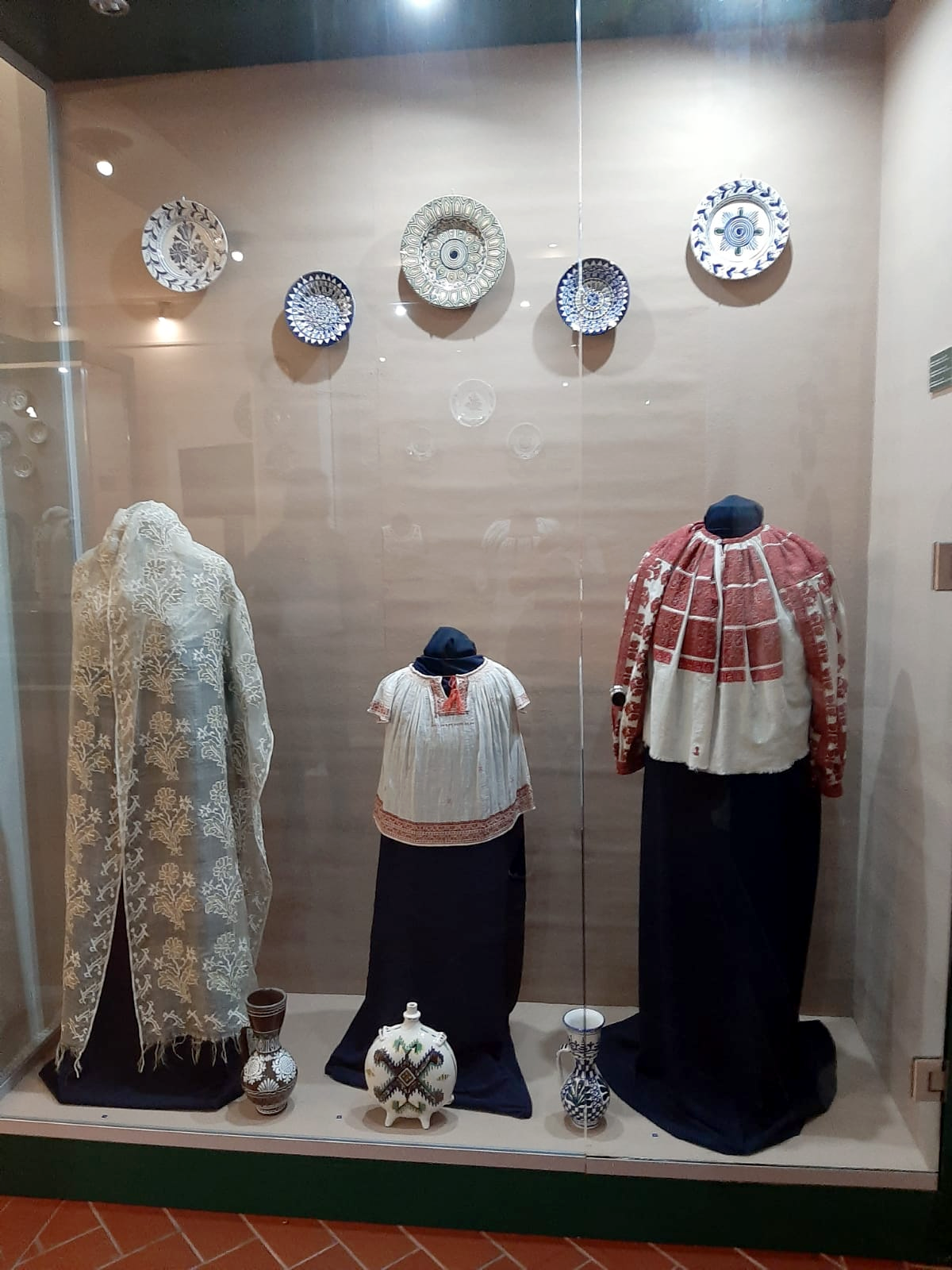 POVEȘTI DIN BUCUREȘTI | Vila cu clopoței în turn și misterul ceramicii albastre