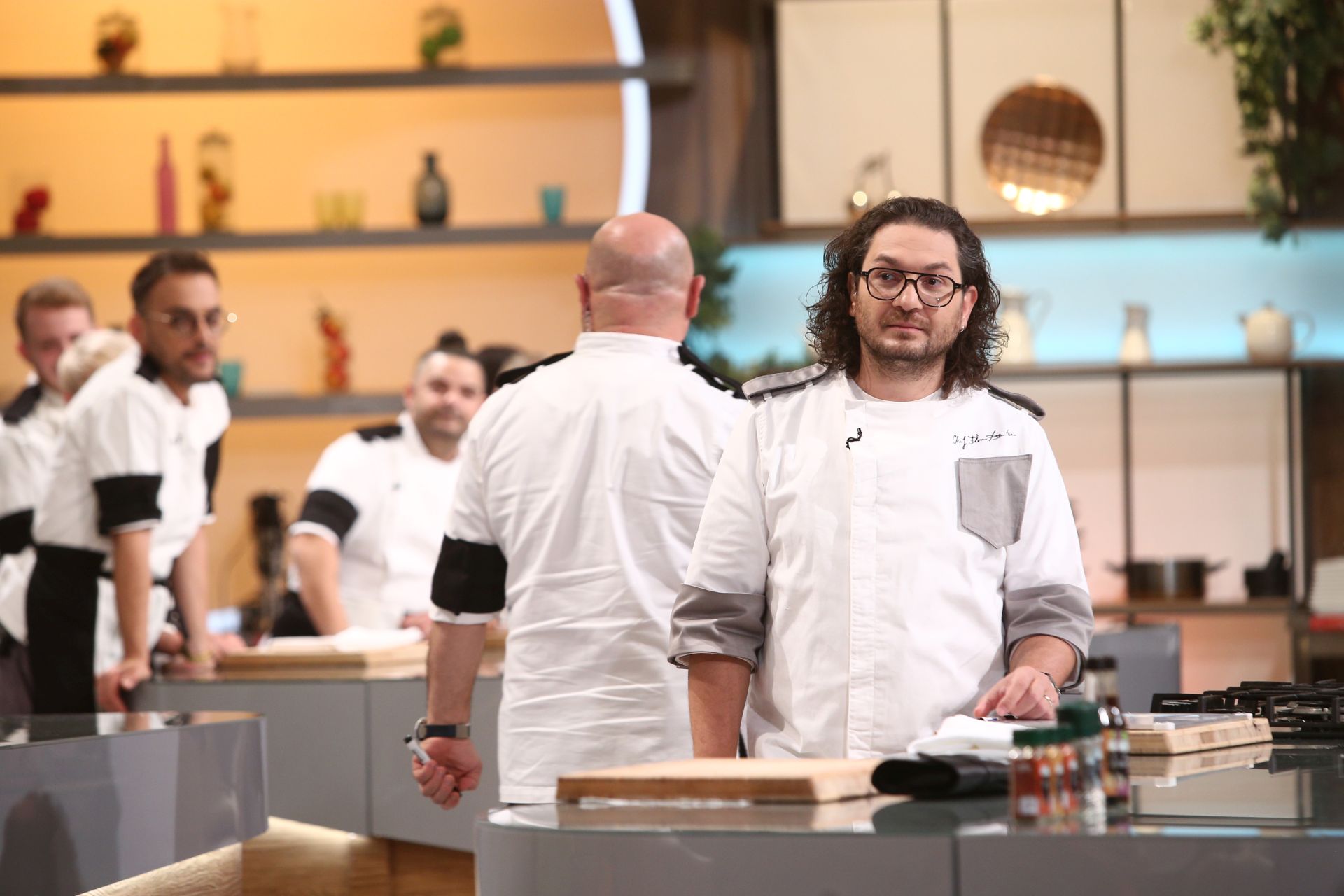 Câte doi concurenți eliminați într-o ediție la „Chefi la cuțite”. Jurații sunt disperați: „Ne vom împuțina rapid”