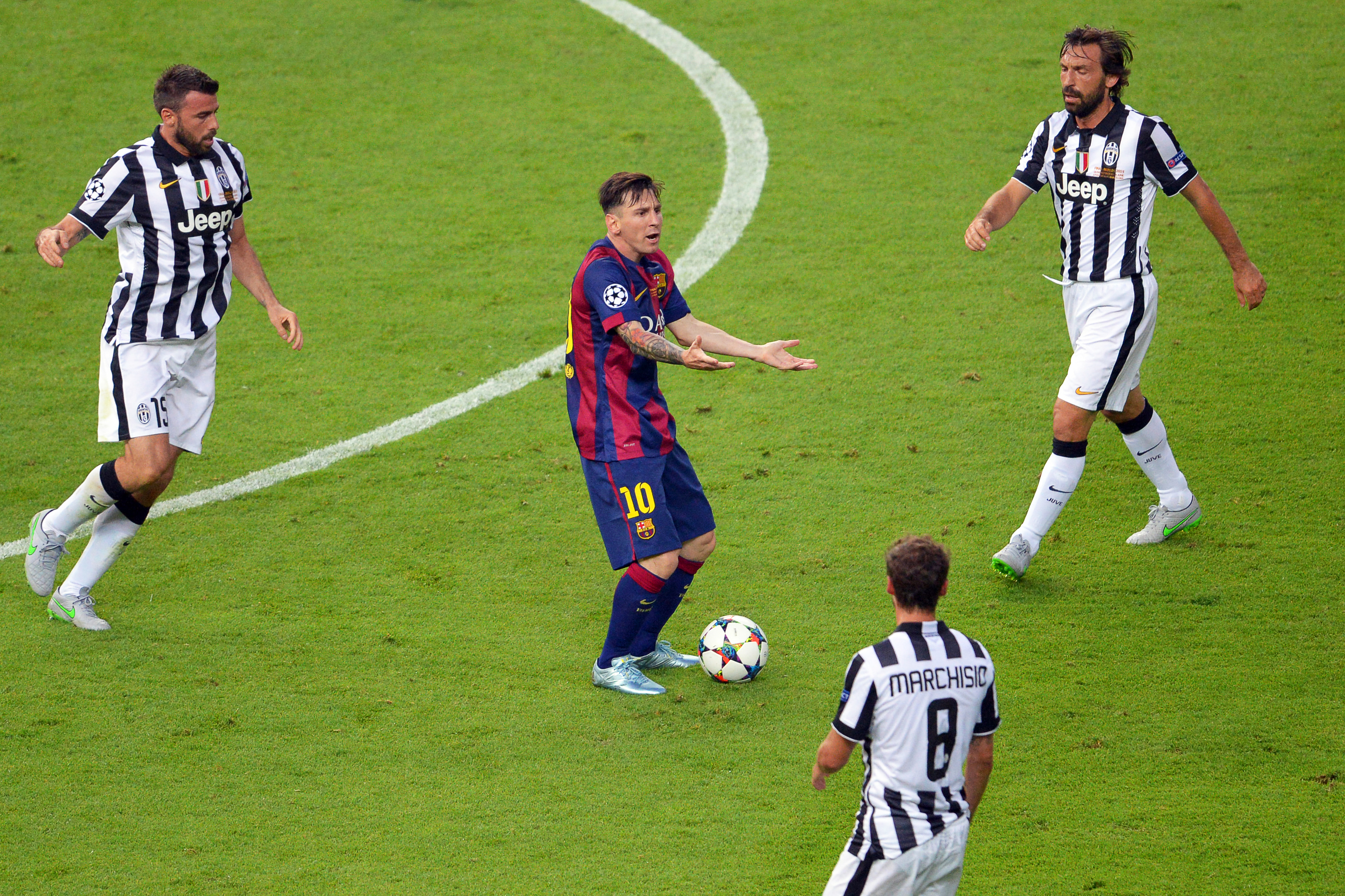 Juventus, aşteptată de sute de fani la revenirea la Torino / GALERIE FOTO&VIDEO