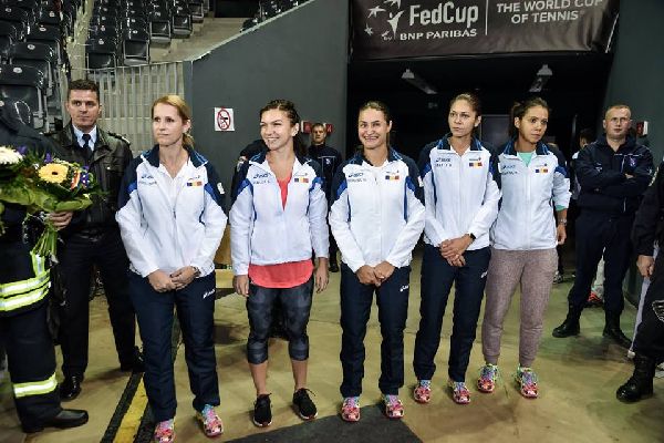 Fetele cochetele! Halep, Niculescu, Mitu și Olaru au impresionat la dineul oficial. ^Programul de la România-Cehia (Fed Cup) / FOTO&VIDEO