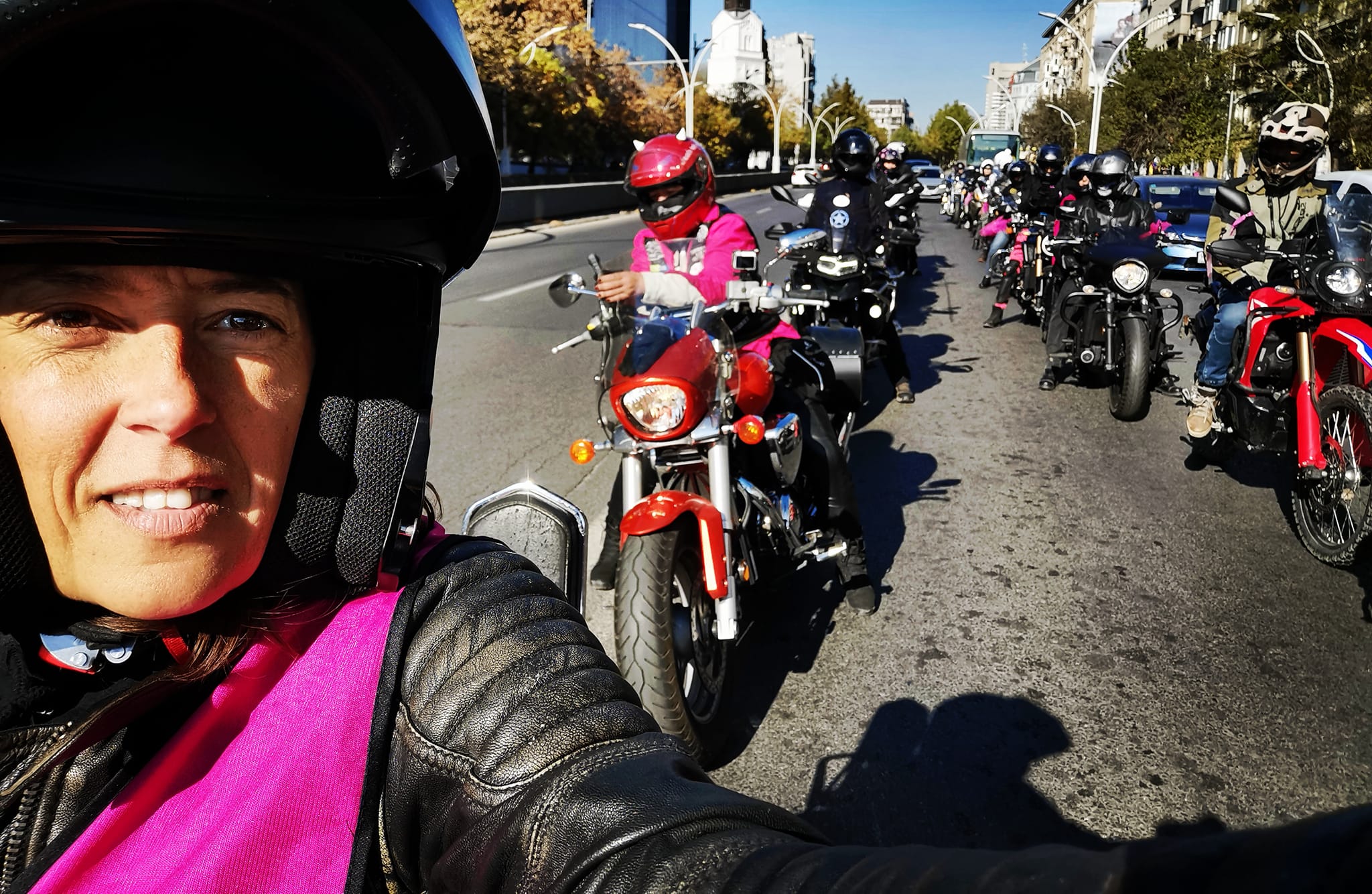 Marşuri moto Pink Ride în Bucureşti şi Cluj-Napoca, pentru conștientizarea precoce a cancerului de sân