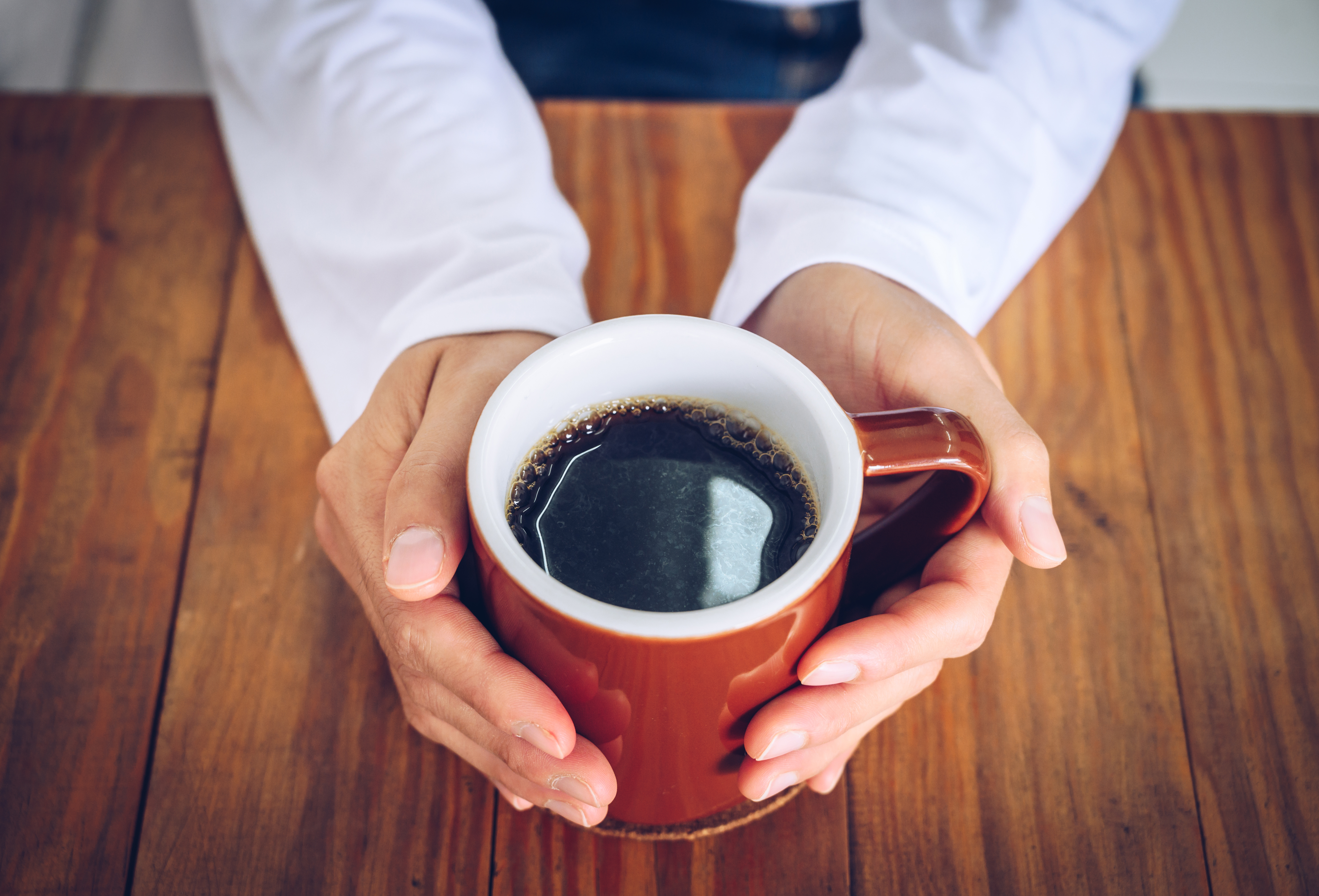 Drinking coffee affects your teeth [getty]